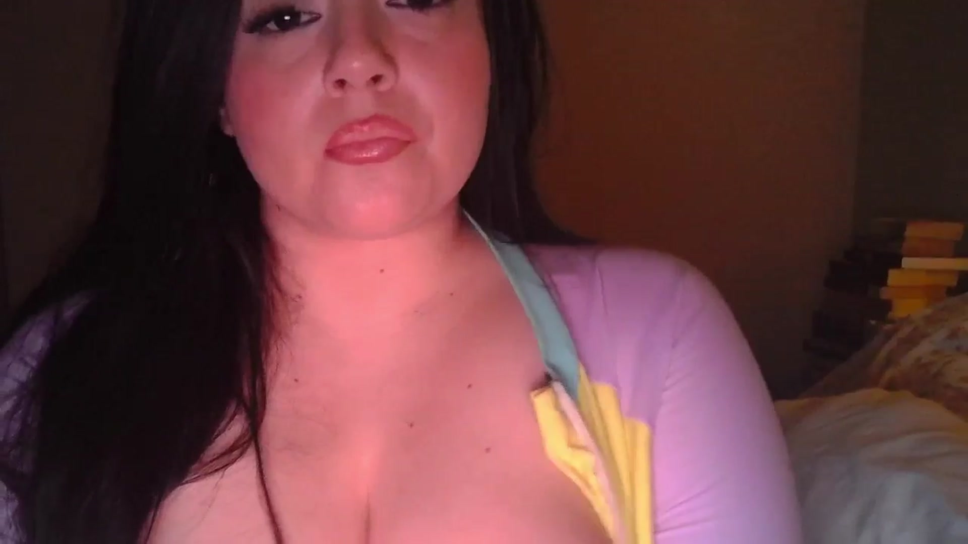 Gallery image thumbnail from TitsMcgeee's myfreecams stream on, 04/21/2024, 02:53 image 20 of 20