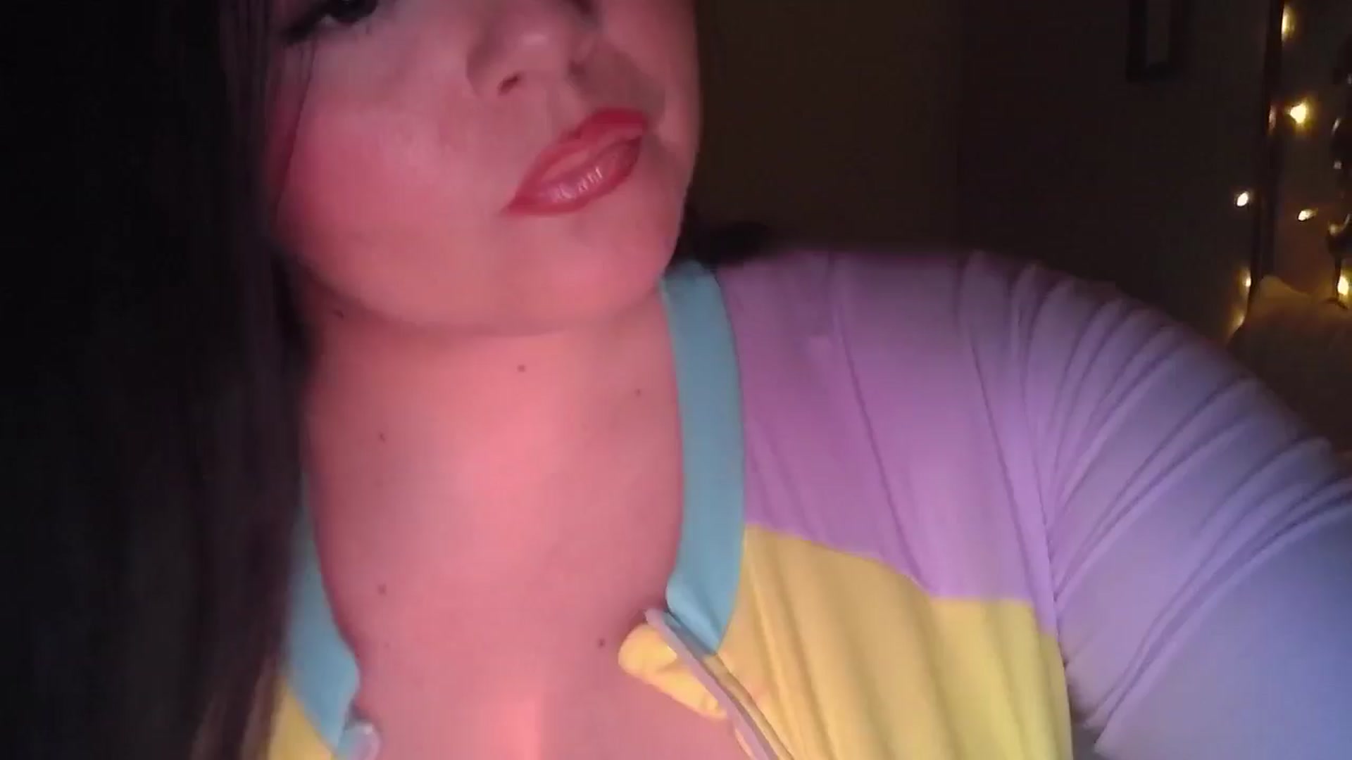 Gallery image thumbnail from TitsMcgeee's myfreecams stream on, 04/21/2024, 02:53 image 10 of 20