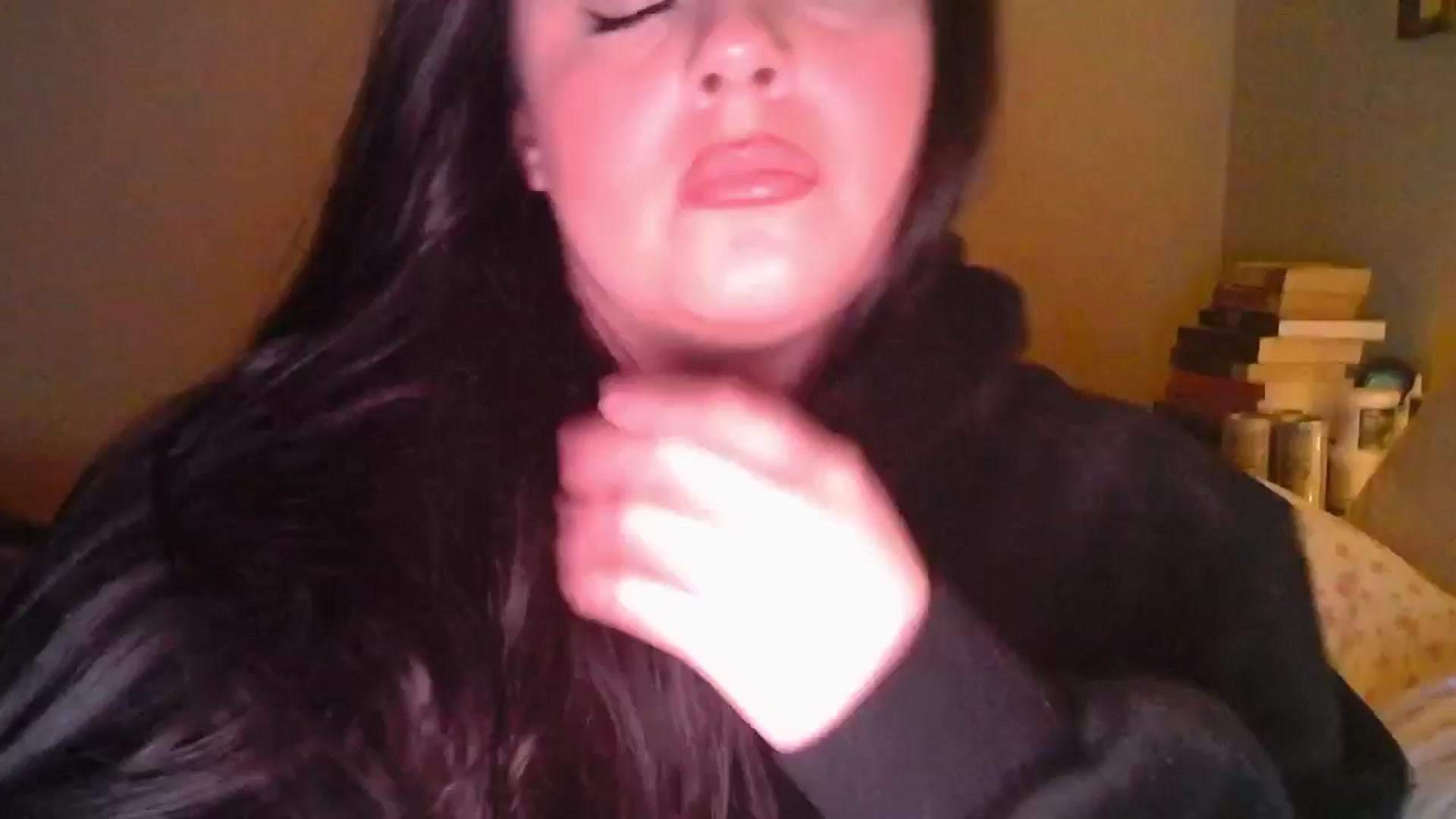 Gallery image thumbnail from TitsMcgeee's myfreecams stream on, 04/21/2024, 06:08 image 15 of 20