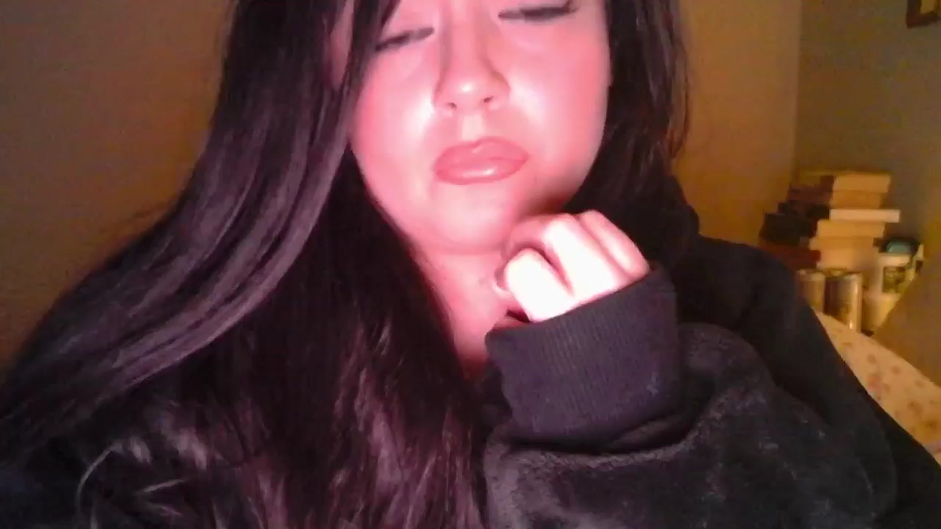 Gallery image thumbnail from TitsMcgeee's myfreecams stream on, 04/21/2024, 06:08 image 12 of 20