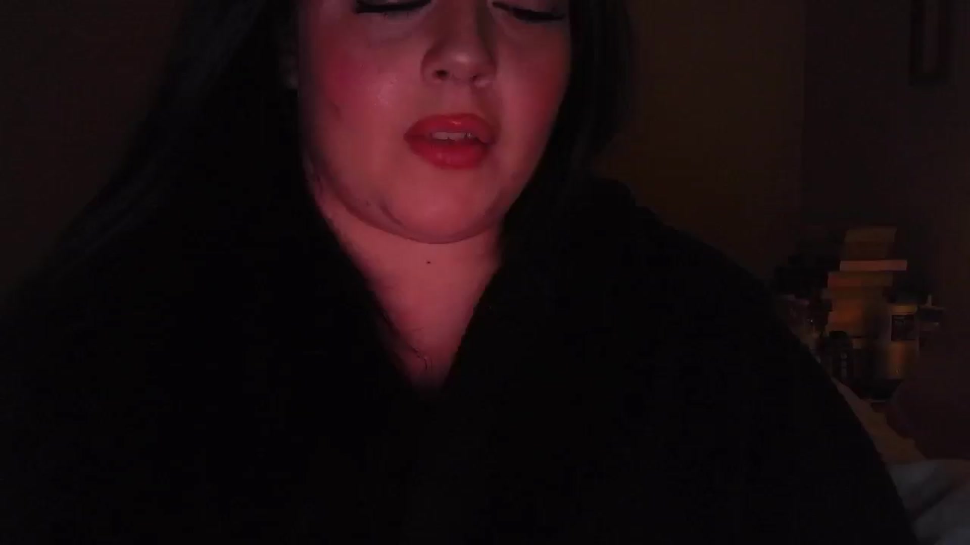 Gallery image thumbnail from TitsMcgeee's myfreecams stream on, 04/27/2024, 23:18 image 14 of 20