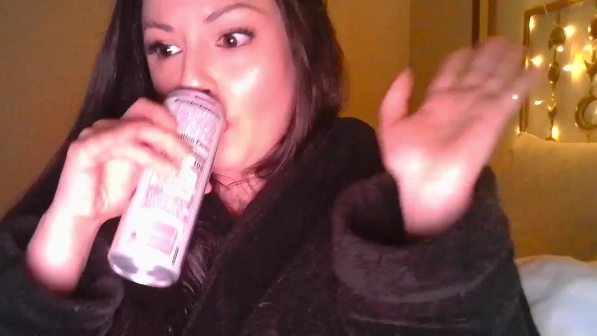 Gallery image thumbnail from TitsMcgeee's myfreecams stream on, 04/27/2024, 23:18 image 16 of 20