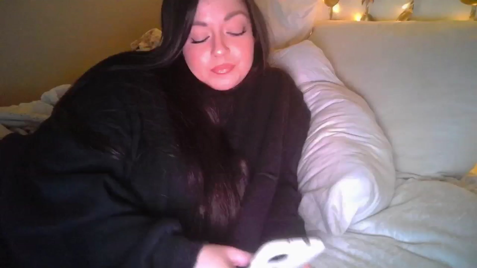 Gallery image thumbnail from TitsMcgeee's myfreecams stream on, 05/09/2024, 23:06 image 12 of 20