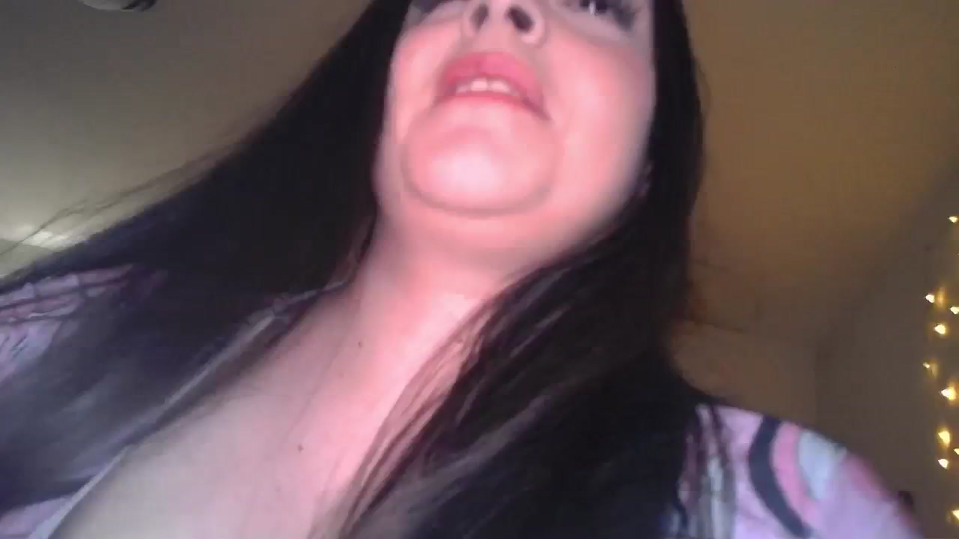 Gallery image thumbnail from TitsMcgeee's myfreecams stream on, 06/17/2024, 22:28 image 13 of 20