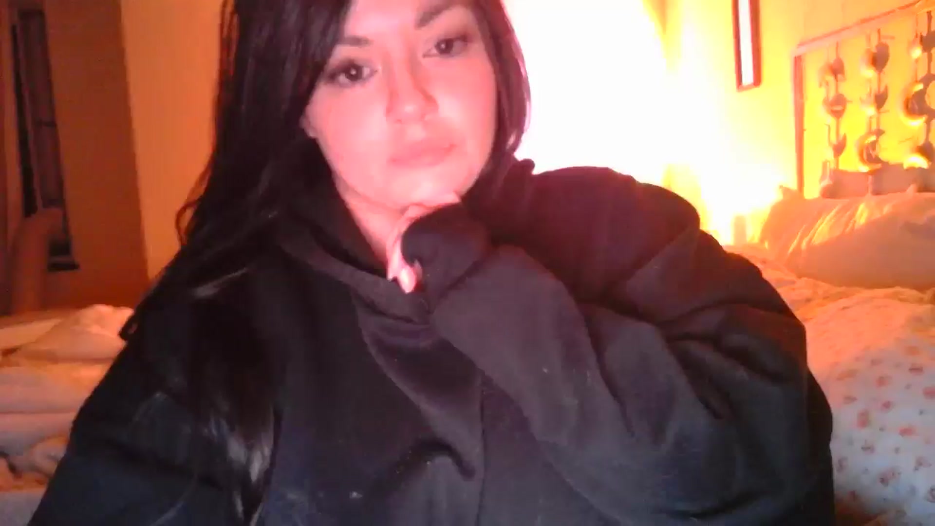 Gallery image thumbnail from TitsMcgeee's myfreecams stream on, 10/08/2024, 12:50 image 4 of 20