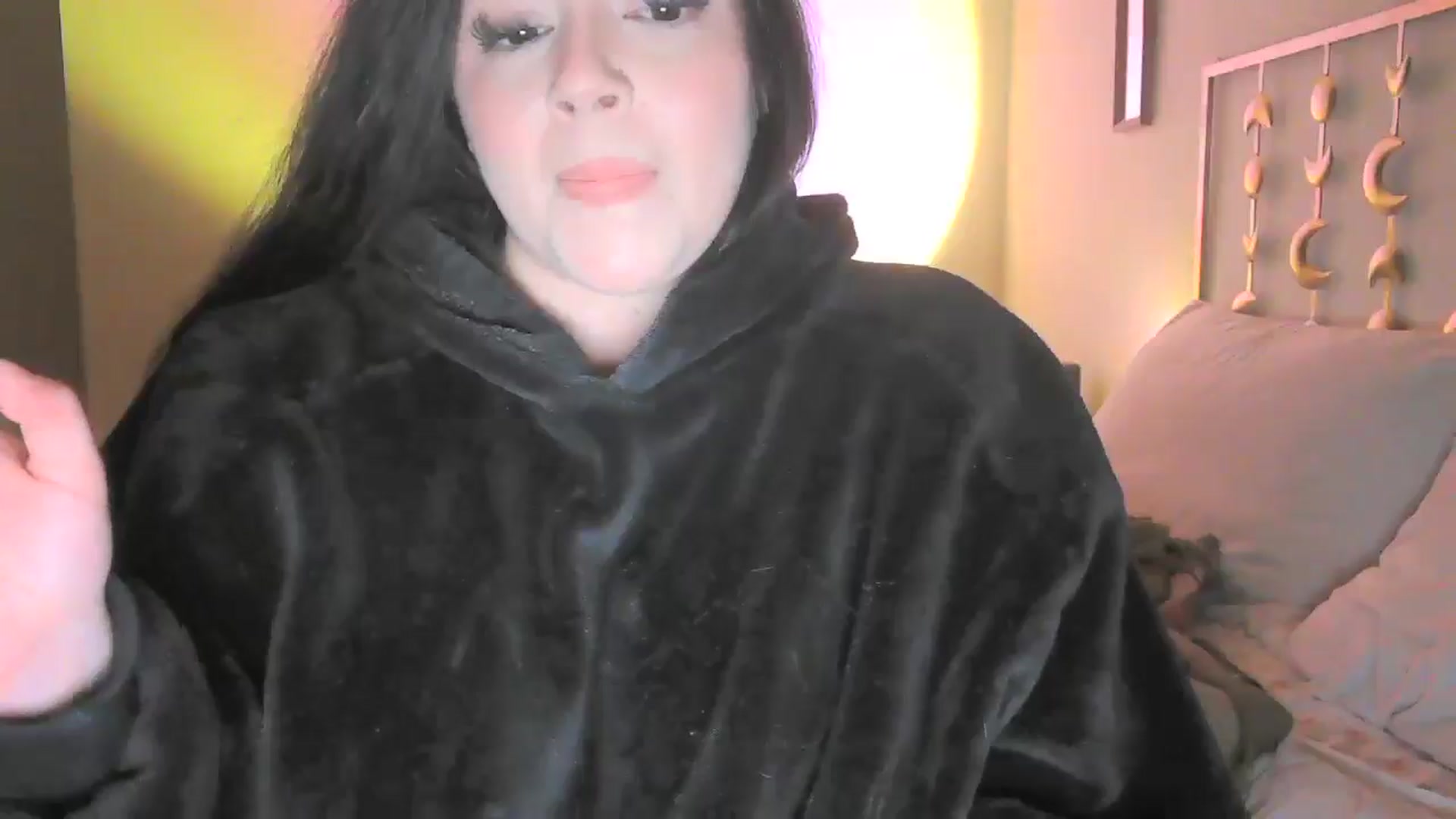 Gallery image thumbnail from TitsMcgeee's myfreecams stream on, 12/09/2024, 03:20 image 19 of 20