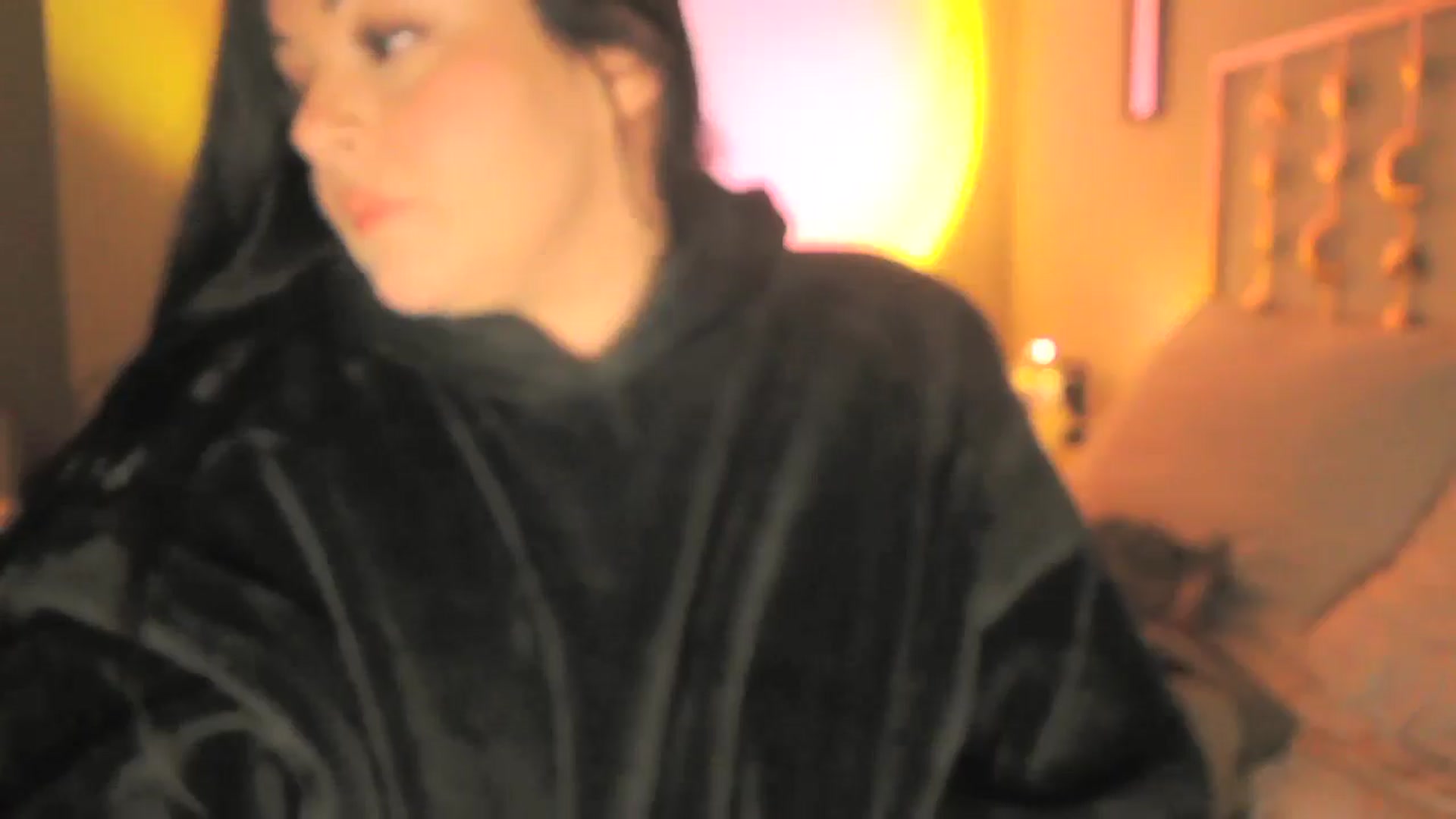 Gallery image thumbnail from TitsMcgeee's myfreecams stream on, 12/09/2024, 03:20 image 16 of 20