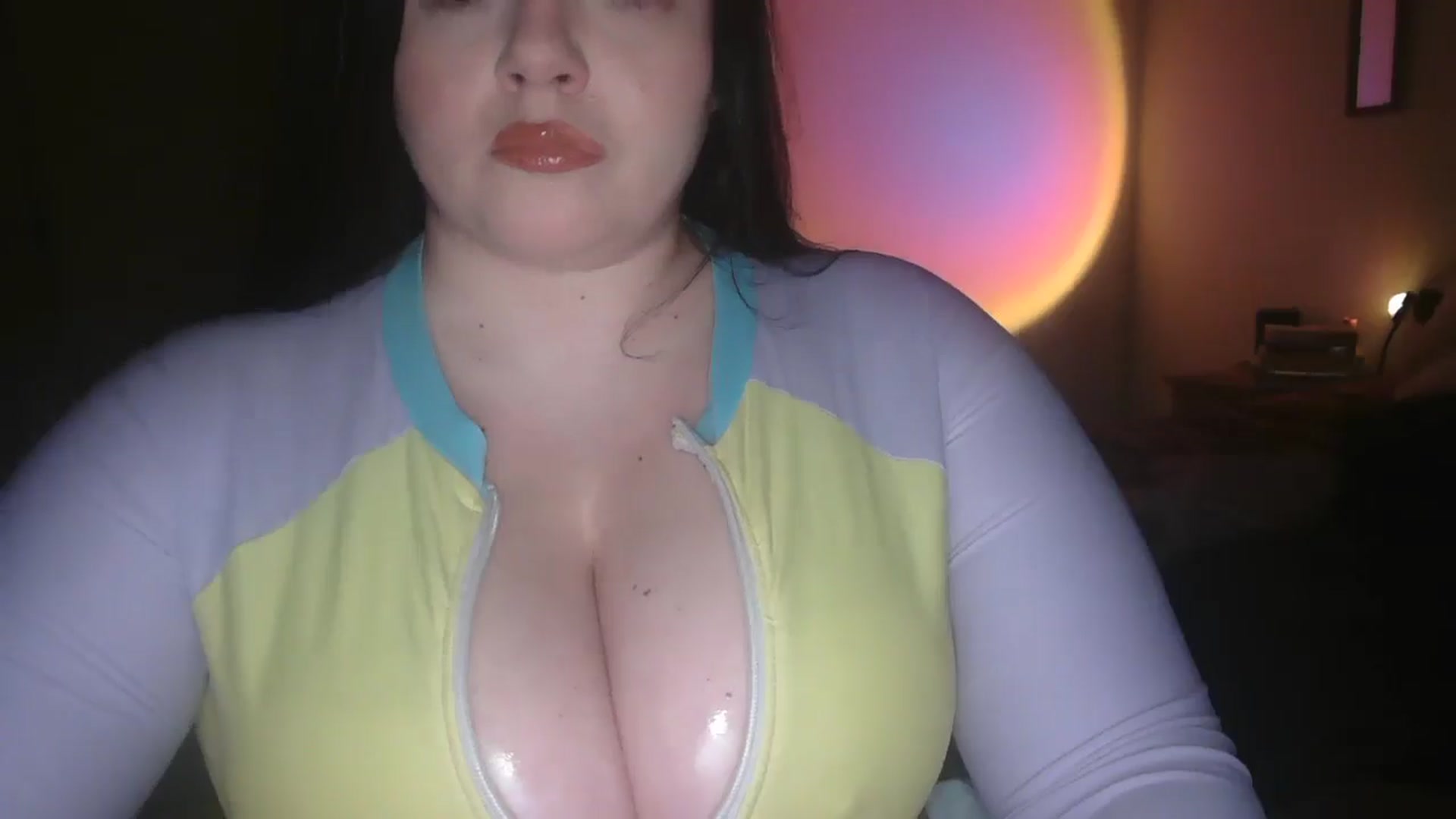 Gallery image thumbnail from TitsMcgeee's myfreecams stream on, 02/19/2025, 03:16 image 9 of 20