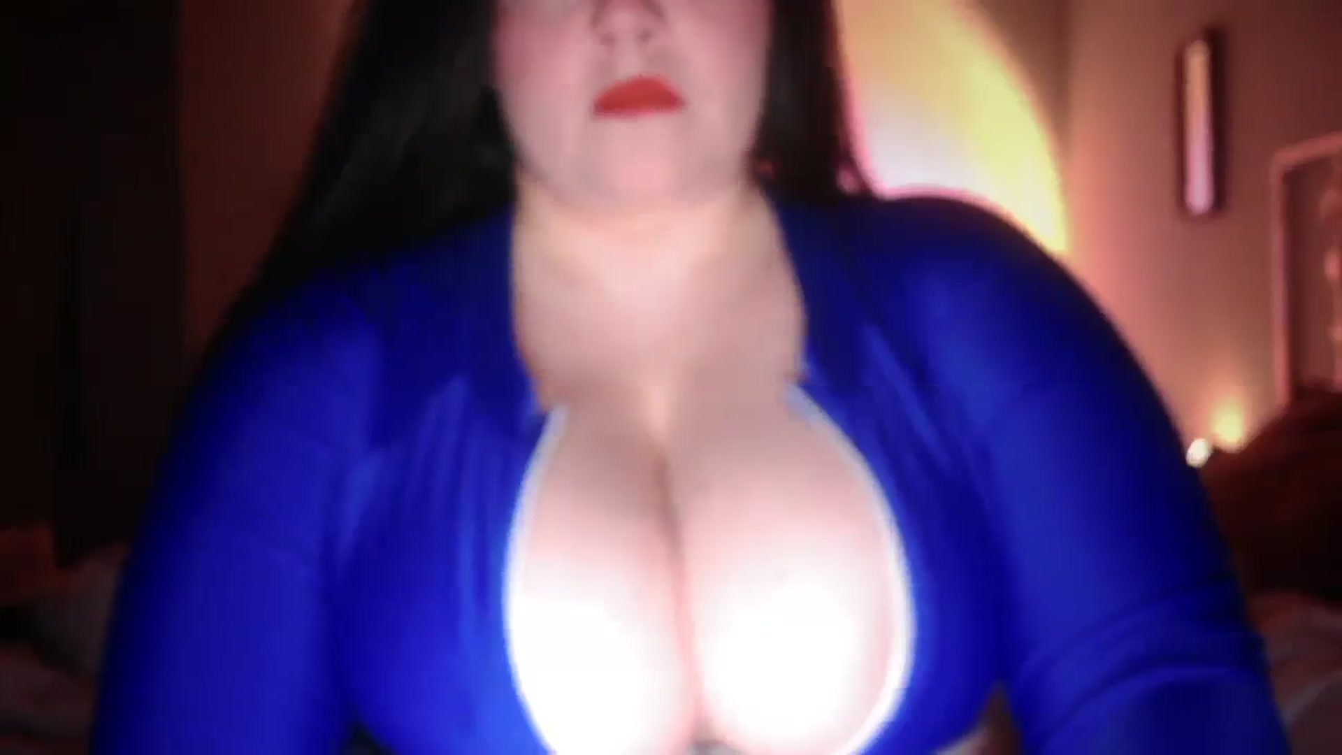 Gallery image thumbnail from TitsMcgeee's myfreecams stream on, 04/20/2025, 05:08 image 13 of 20