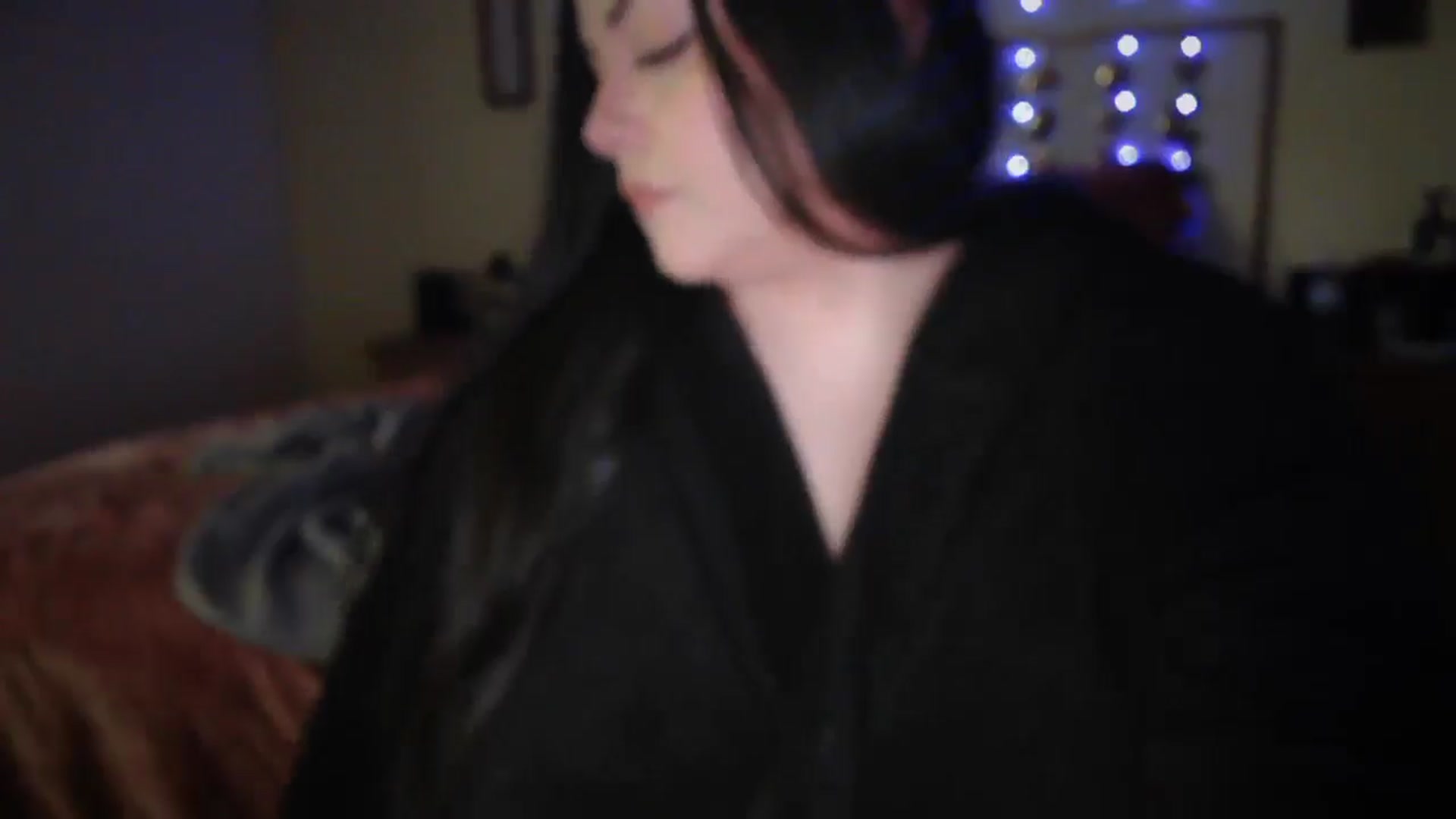 Gallery image thumbnail from TitsMcgeee's myfreecams stream on, 05/14/2025, 23:59 image 18 of 20
