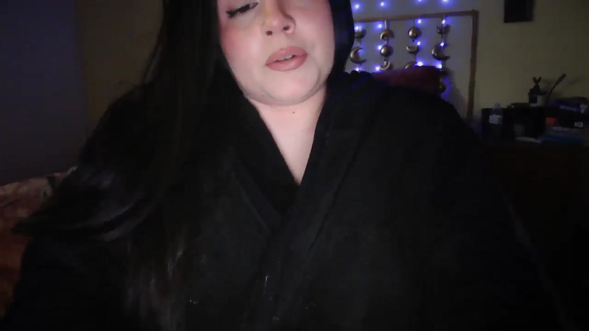 Gallery image thumbnail from TitsMcgeee's myfreecams stream on, 05/14/2025, 23:59 image 20 of 20