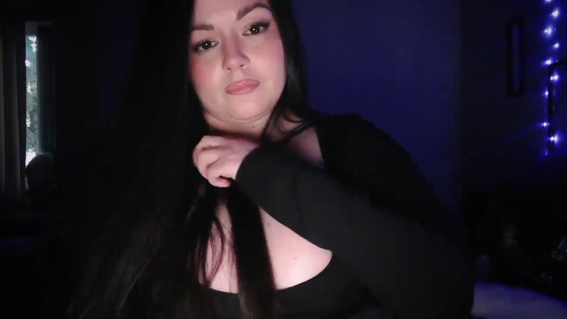 Gallery image thumbnail from TitsMcgeee's myfreecams stream on, 05/15/2025, 03:43 image 5 of 20