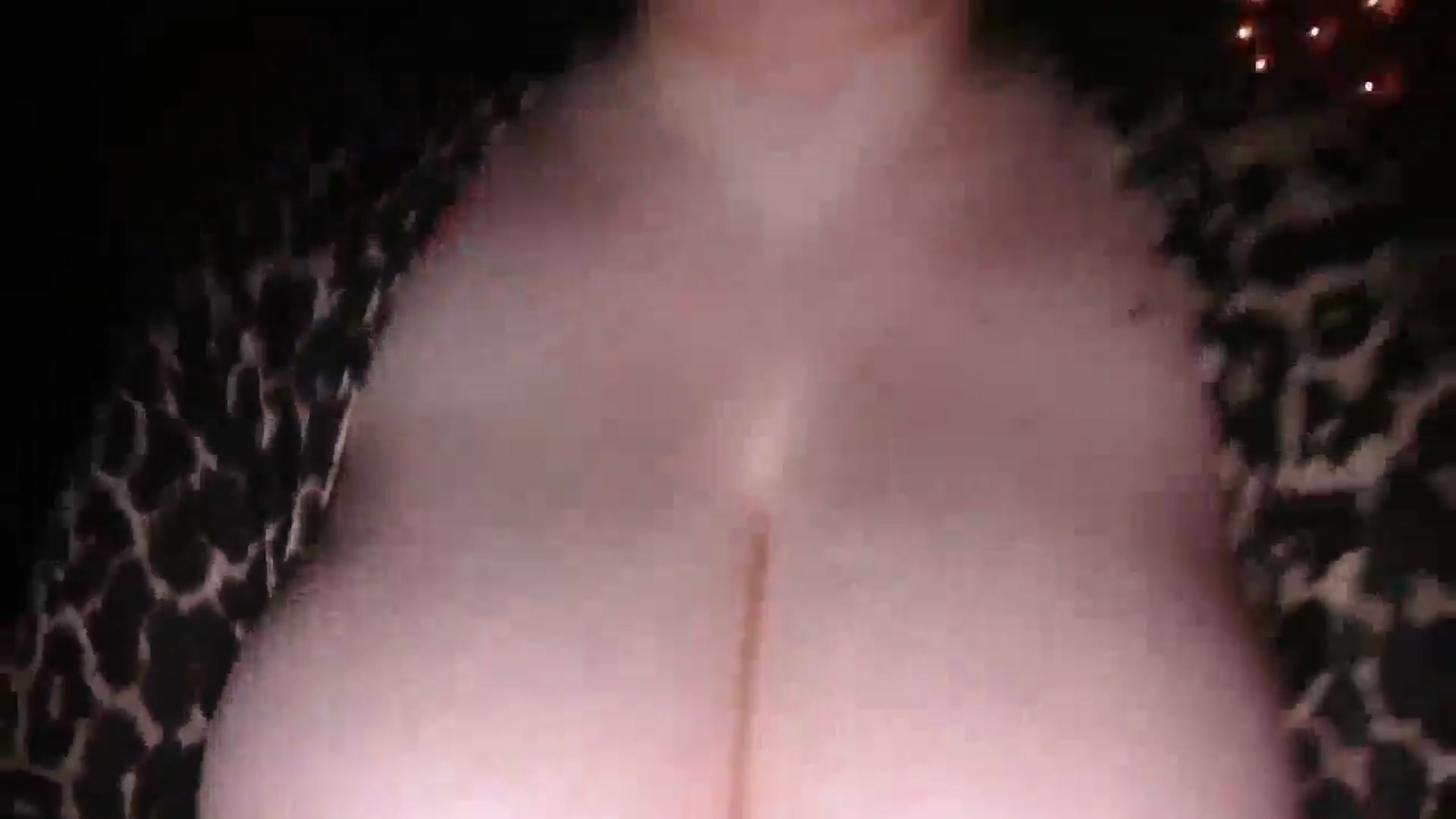 Gallery image thumbnail from TitsMcgeee's myfreecams stream on, 05/21/2025, 09:35 image 8 of 20