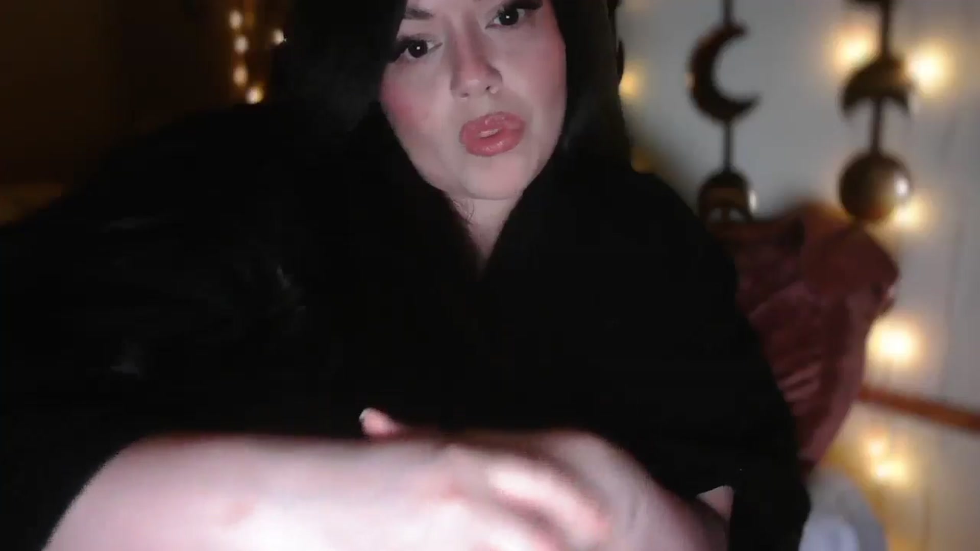 Gallery image thumbnail from TitsMcgeee's myfreecams stream on, 09/13/2025, 06:09 image 10 of 20