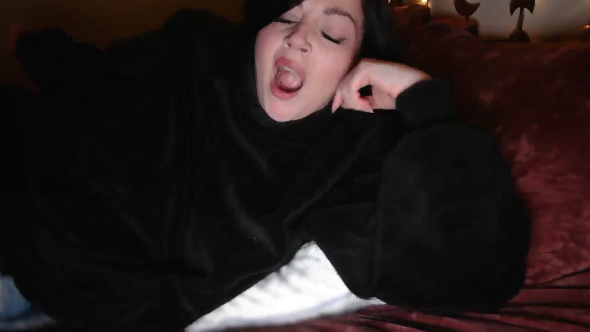 Gallery image thumbnail from TitsMcgeee's myfreecams stream on, 09/19/2025, 06:56 image 19 of 20