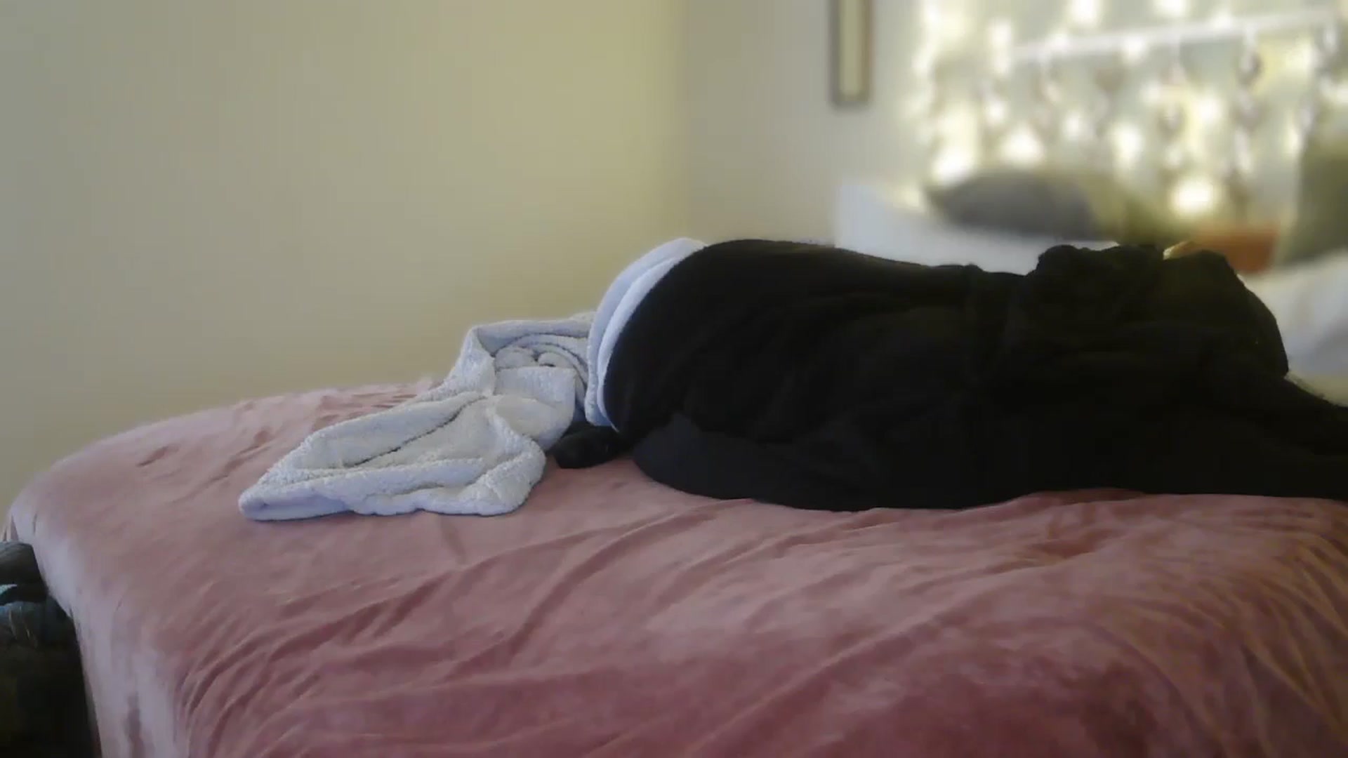 Gallery image thumbnail from TitsMcgeee's myfreecams stream on, 11/09/2025, 23:34 image 11 of 20