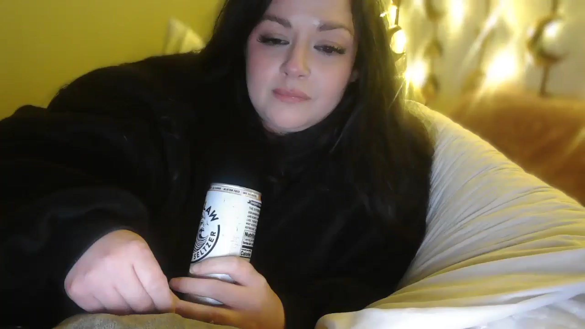 Gallery image thumbnail from TitsMcgeee's myfreecams stream on, 11/17/2025, 06:23 image 19 of 20