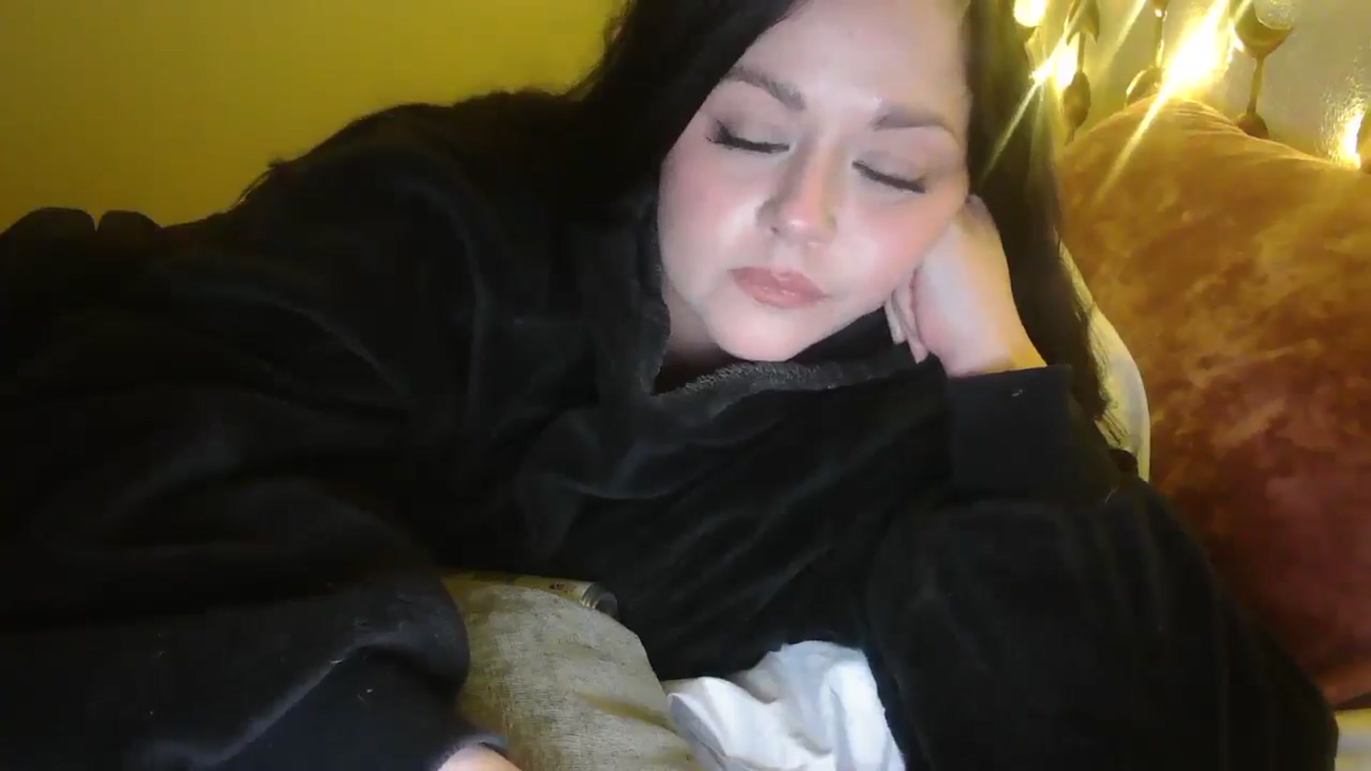 Gallery image thumbnail from TitsMcgeee's myfreecams stream on, 11/17/2025, 06:23 image 4 of 20