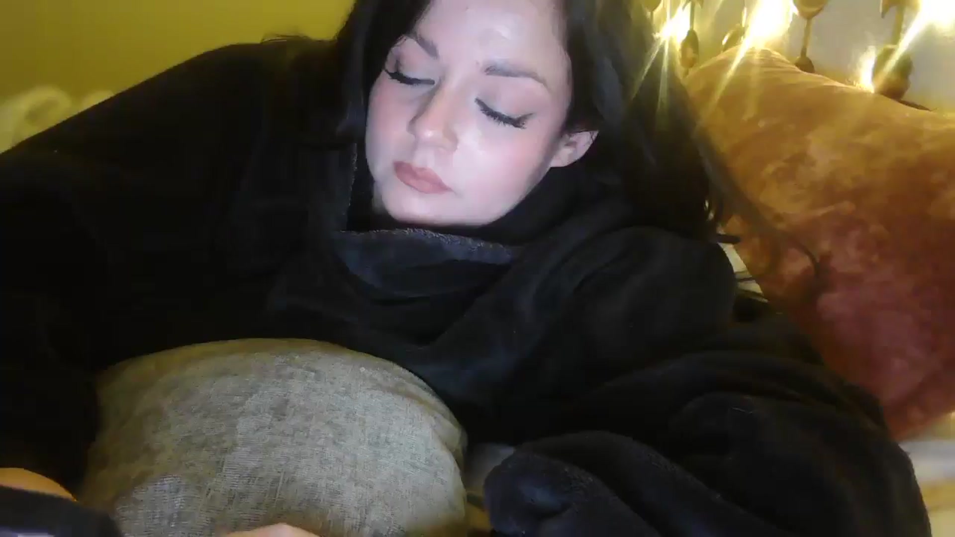 Gallery image thumbnail from TitsMcgeee's myfreecams stream on, 11/17/2025, 06:23 image 2 of 20