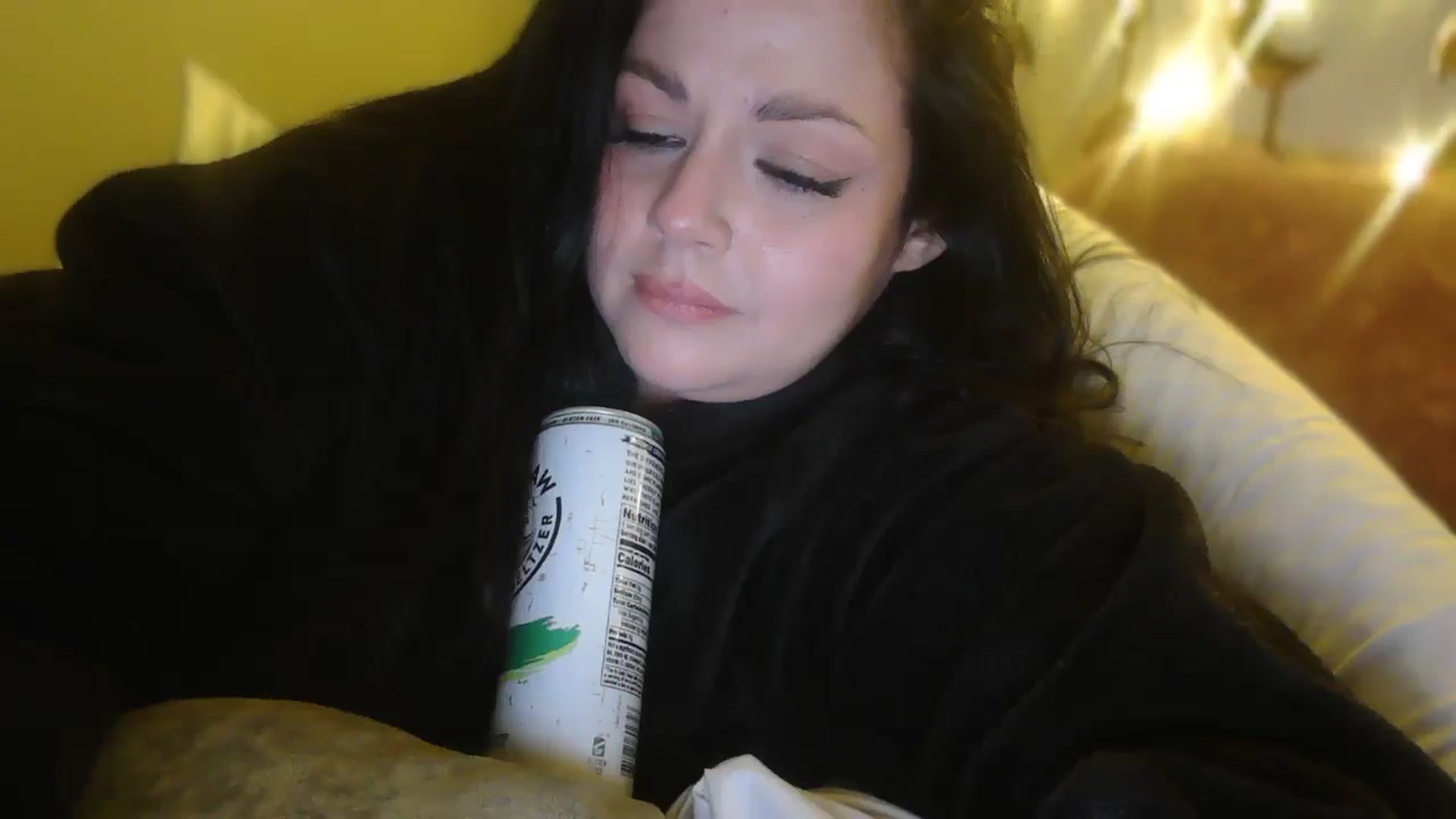 Gallery image thumbnail from TitsMcgeee's myfreecams stream on, 11/17/2025, 06:23 image 16 of 20