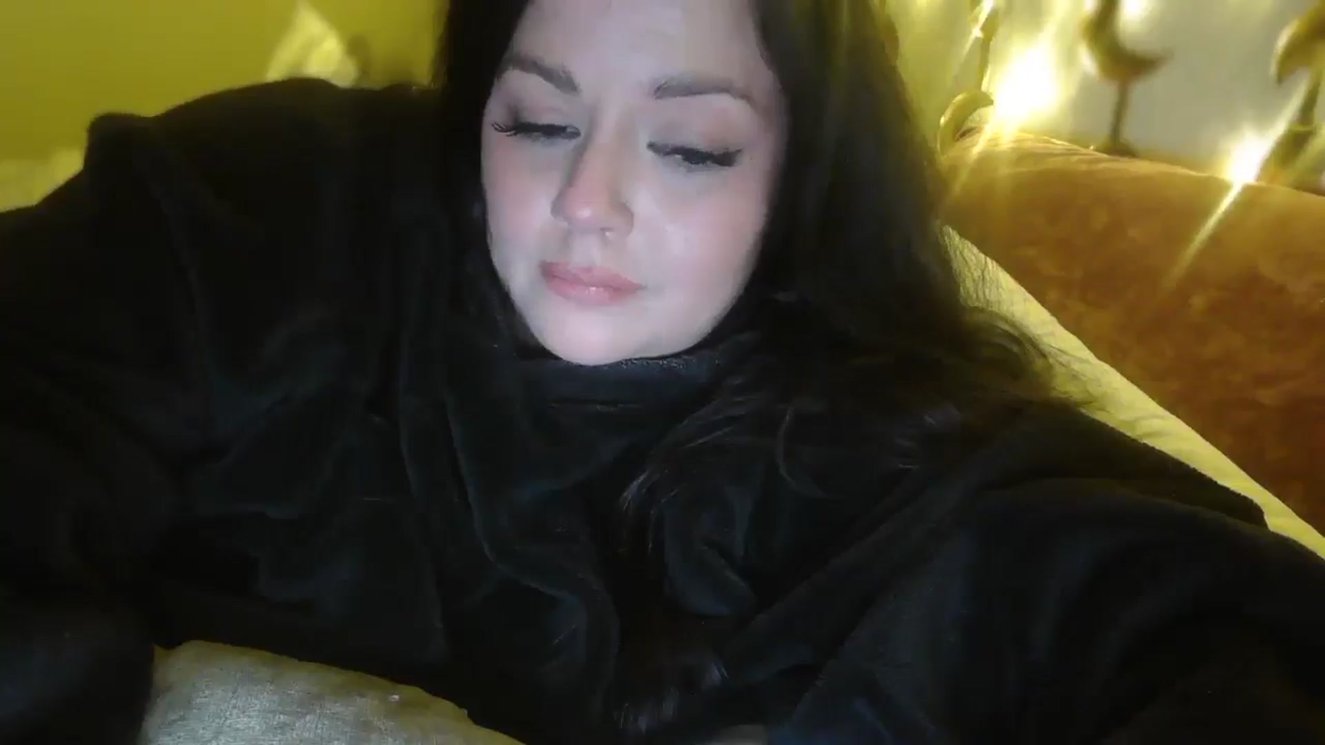 Gallery image thumbnail from TitsMcgeee's myfreecams stream on, 11/17/2025, 06:57 image 11 of 20