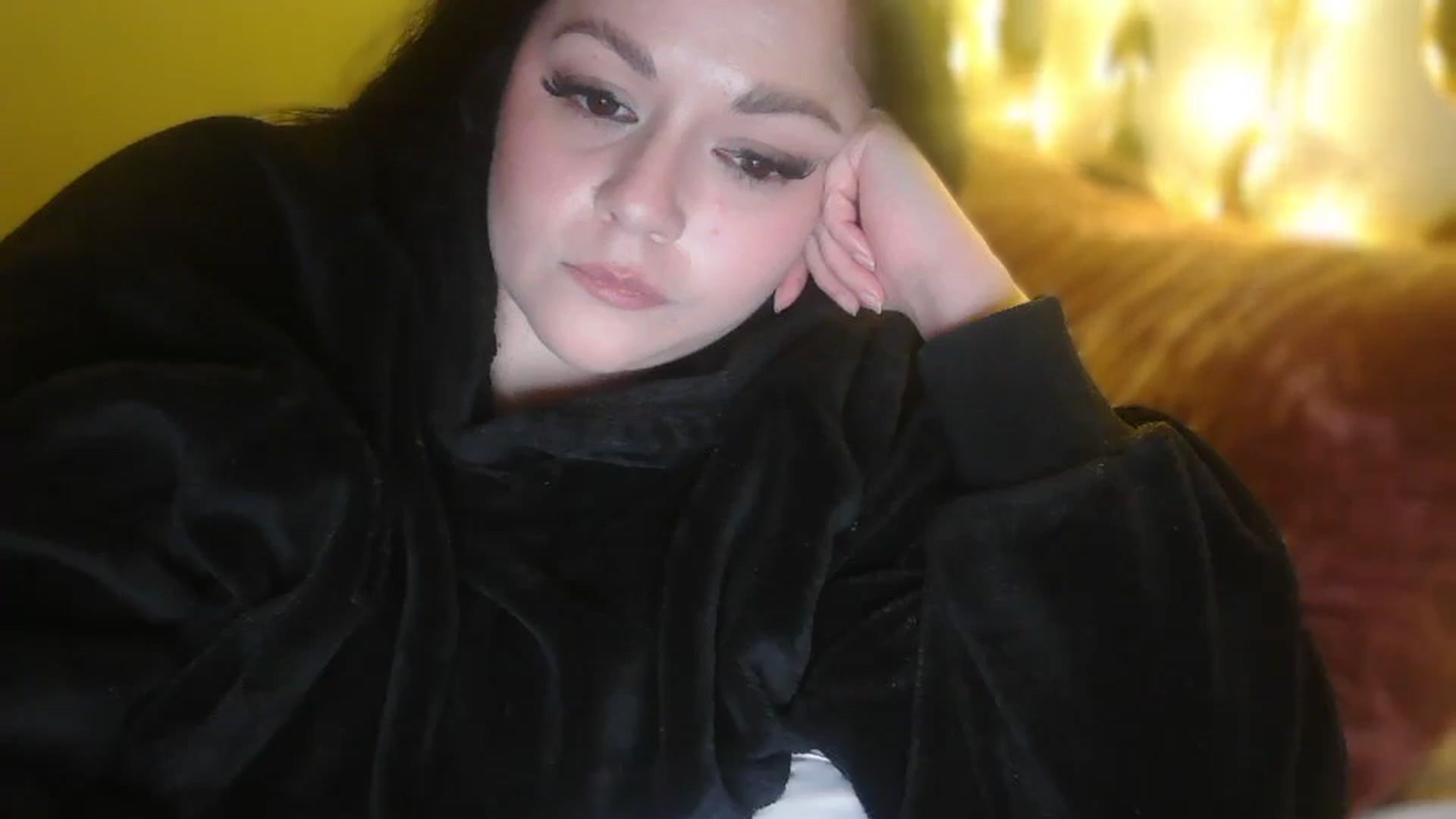 Gallery image thumbnail from TitsMcgeee's myfreecams stream on, 11/26/2025, 07:15 image 17 of 20