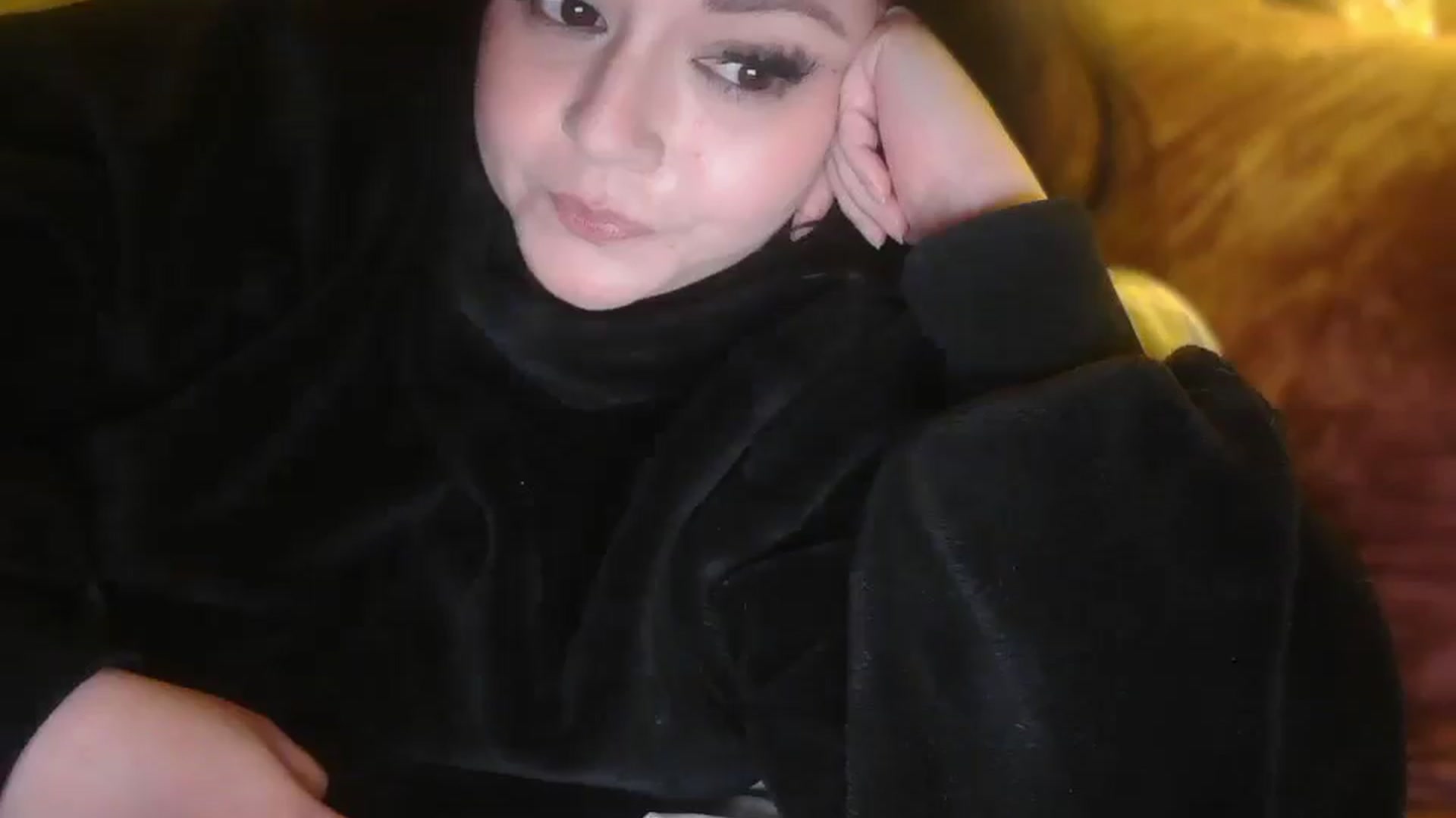 Gallery image thumbnail from TitsMcgeee's myfreecams stream on, 11/26/2025, 07:32 image 13 of 20
