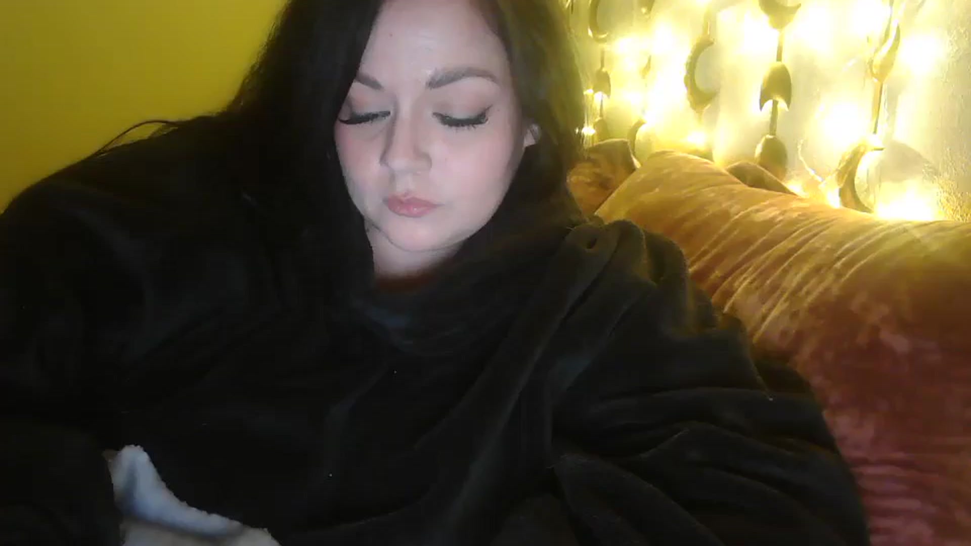 Gallery image thumbnail from TitsMcgeee's myfreecams stream on, 11/26/2025, 07:32 image 4 of 20