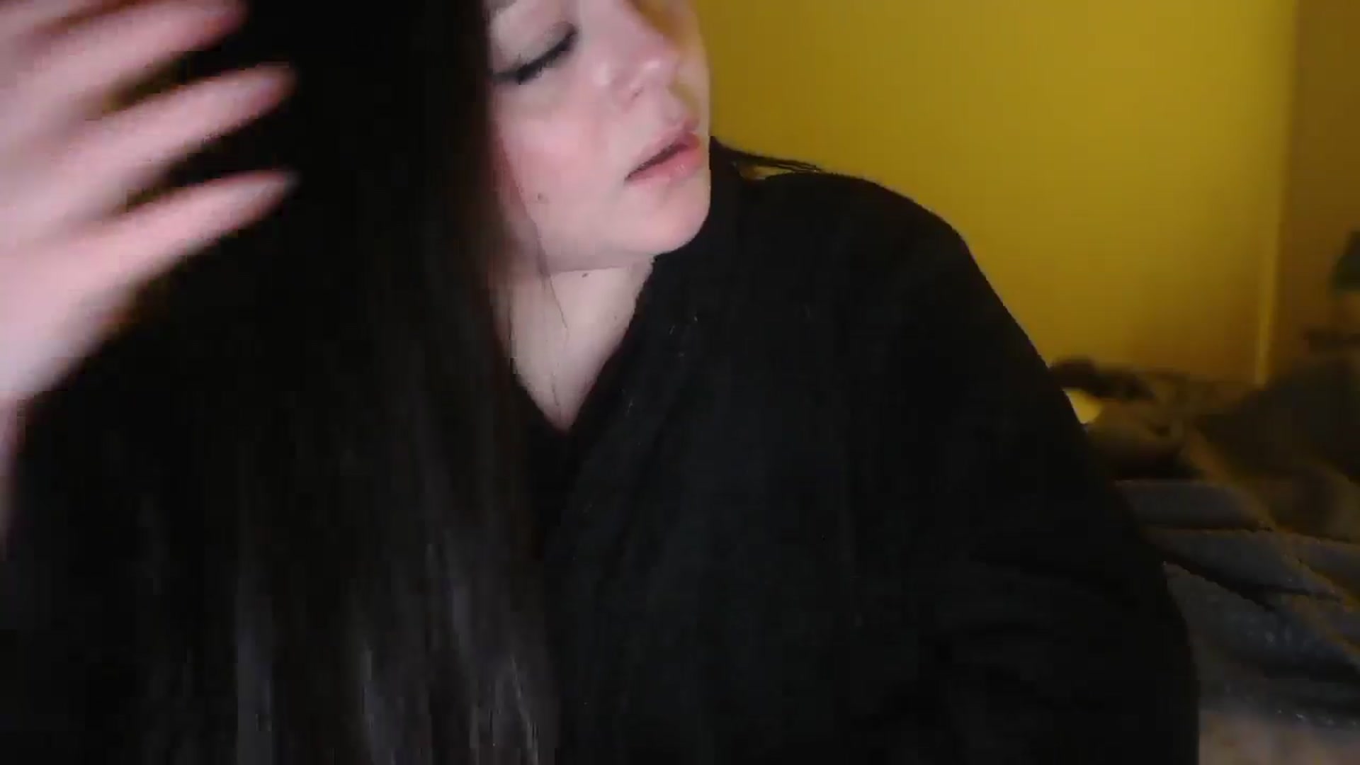 Gallery image thumbnail from TitsMcgeee's myfreecams stream on, 12/15/2025, 02:43 image 13 of 20