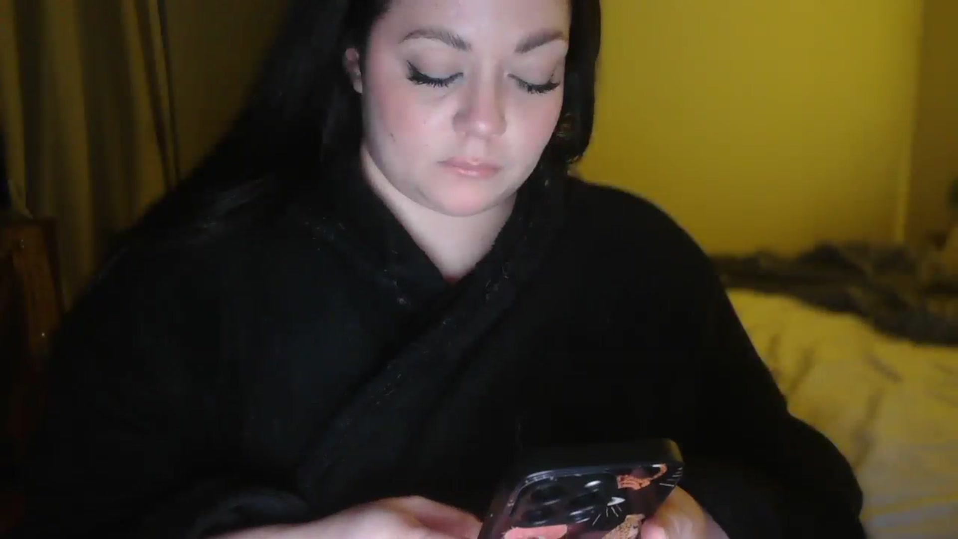 Gallery image thumbnail from TitsMcgeee's myfreecams stream on, 12/15/2025, 02:43 image 6 of 20