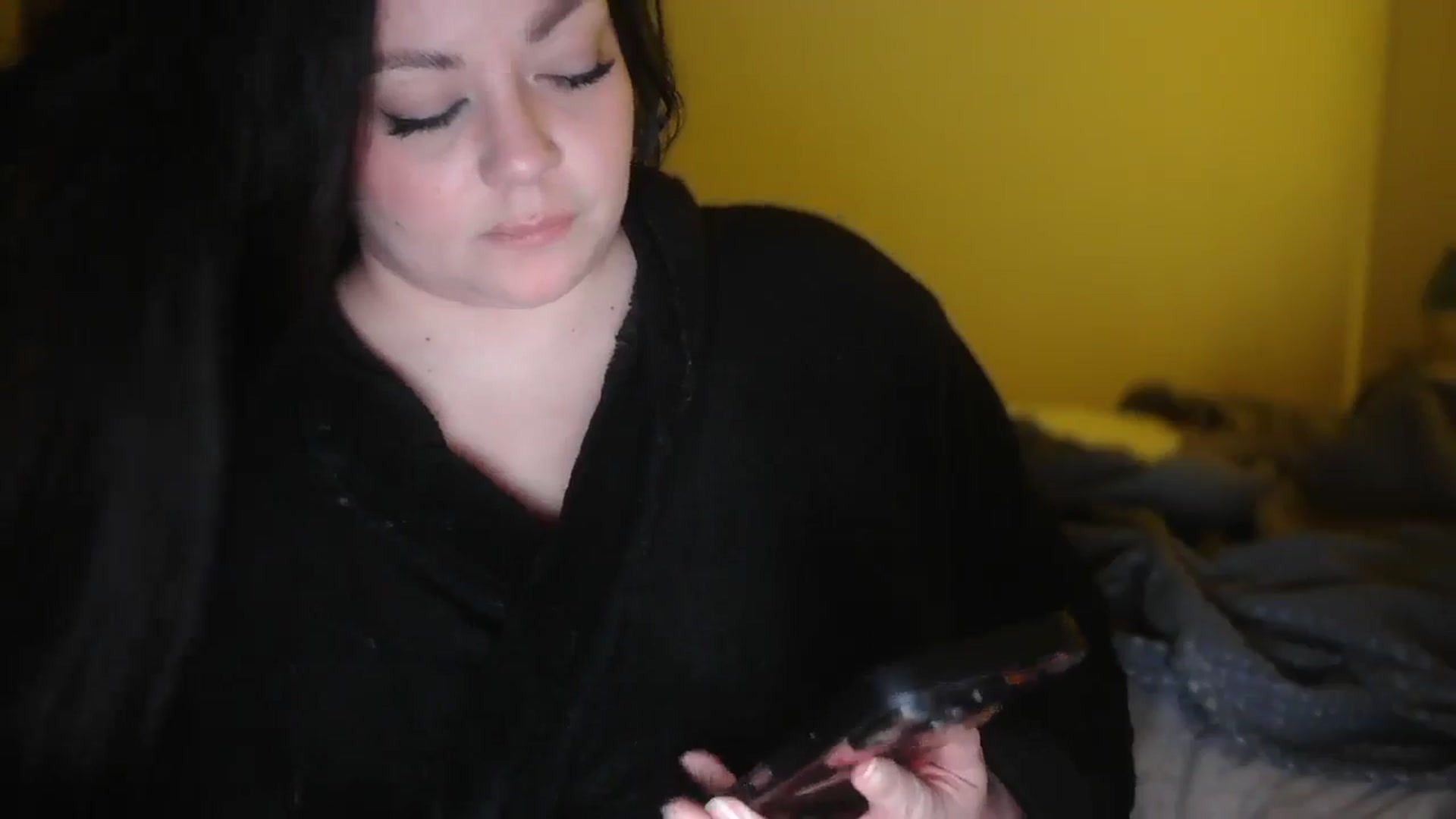 Gallery image thumbnail from TitsMcgeee's myfreecams stream on, 12/15/2025, 02:43 image 16 of 20