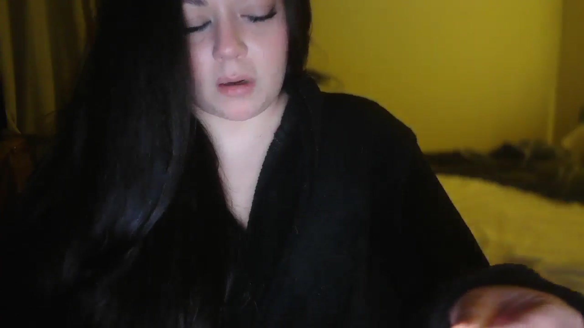 Gallery image thumbnail from TitsMcgeee's myfreecams stream on, 12/15/2025, 02:43 image 3 of 20