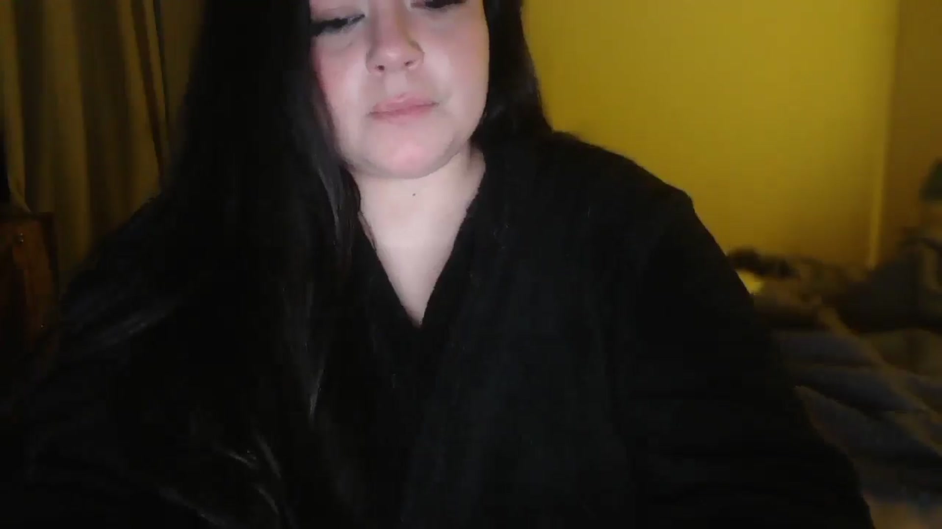 Gallery image thumbnail from TitsMcgeee's myfreecams stream on, 12/15/2025, 02:43 image 14 of 20