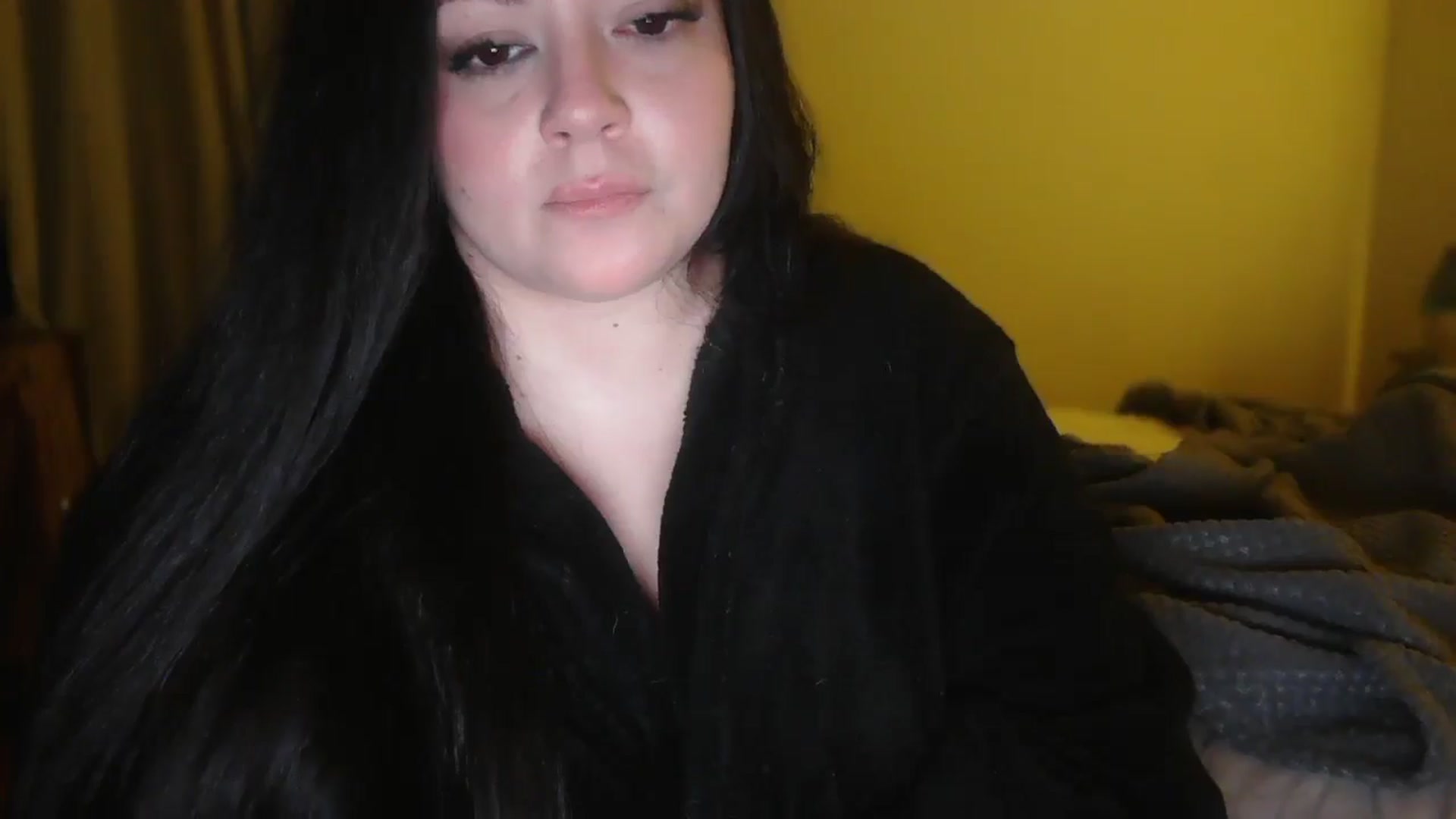 Gallery image thumbnail from TitsMcgeee's myfreecams stream on, 12/15/2025, 02:43 image 15 of 20