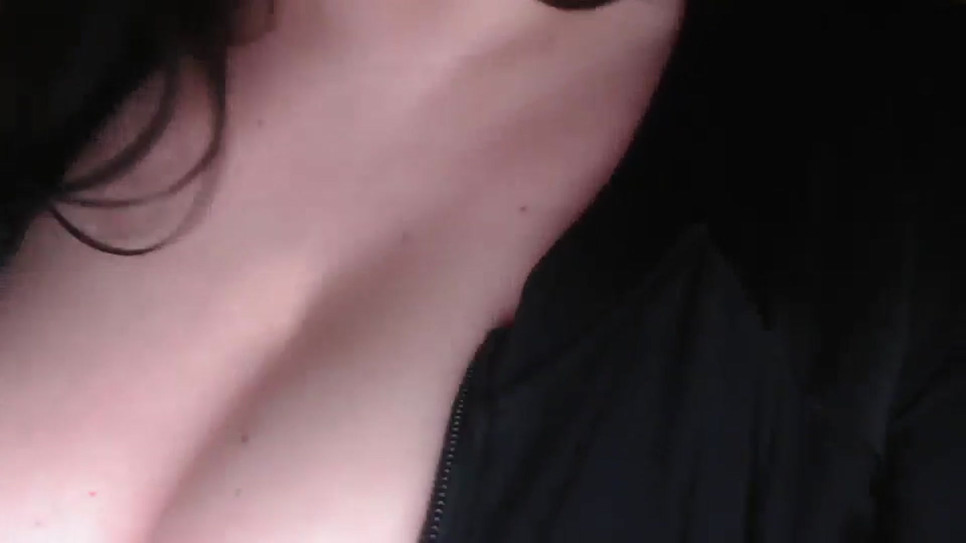 Gallery image thumbnail from TitsMcgeee's myfreecams stream on, 01/12/2026, 07:30 image 13 of 20