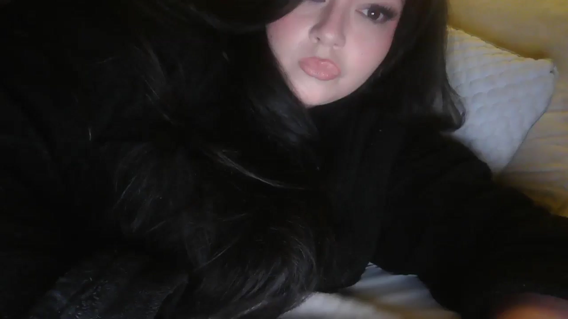 Gallery image thumbnail from TitsMcgeee's myfreecams stream on, 02/15/2026, 12:55 image 1 of 20