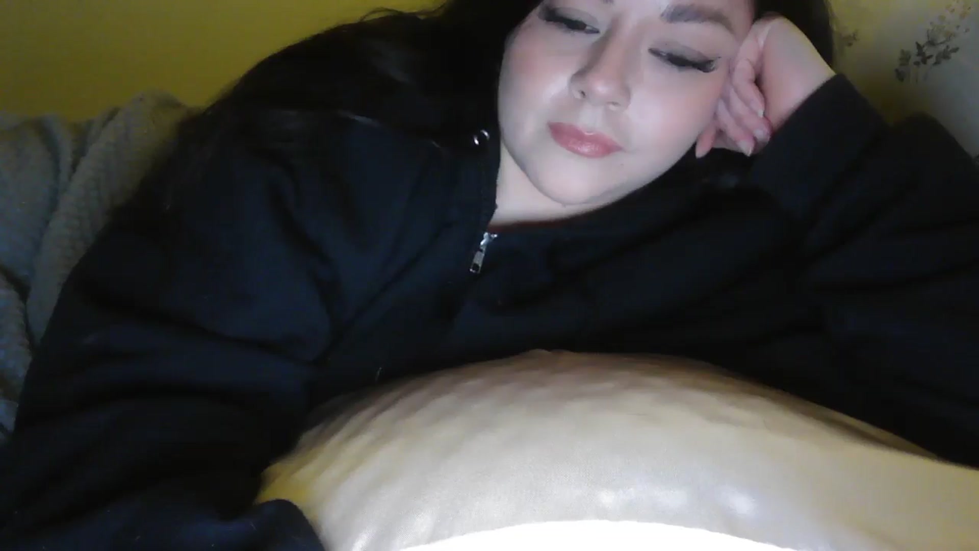 Gallery image thumbnail from TitsMcgeee's myfreecams stream on, 02/23/2026, 22:09 image 15 of 20