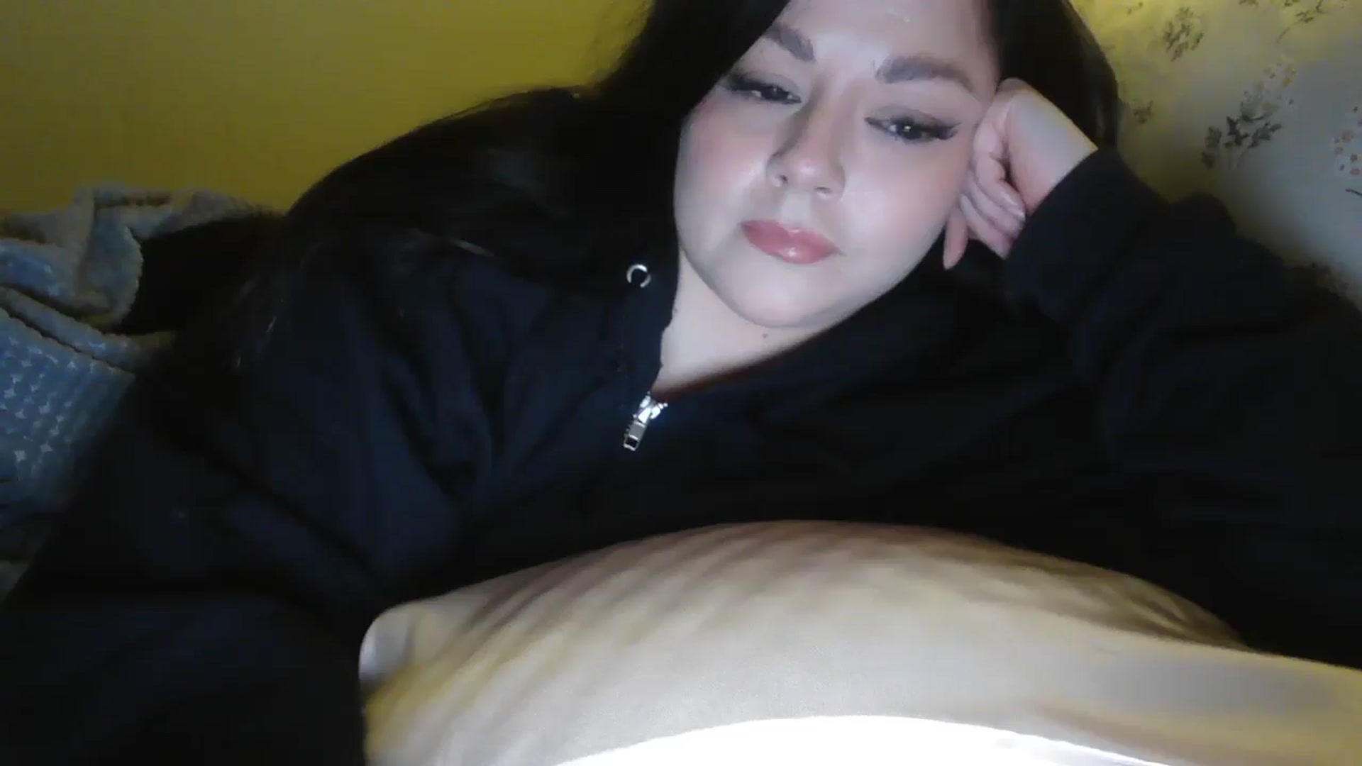 Gallery image thumbnail from TitsMcgeee's myfreecams stream on, 02/23/2026, 22:09 image 18 of 20