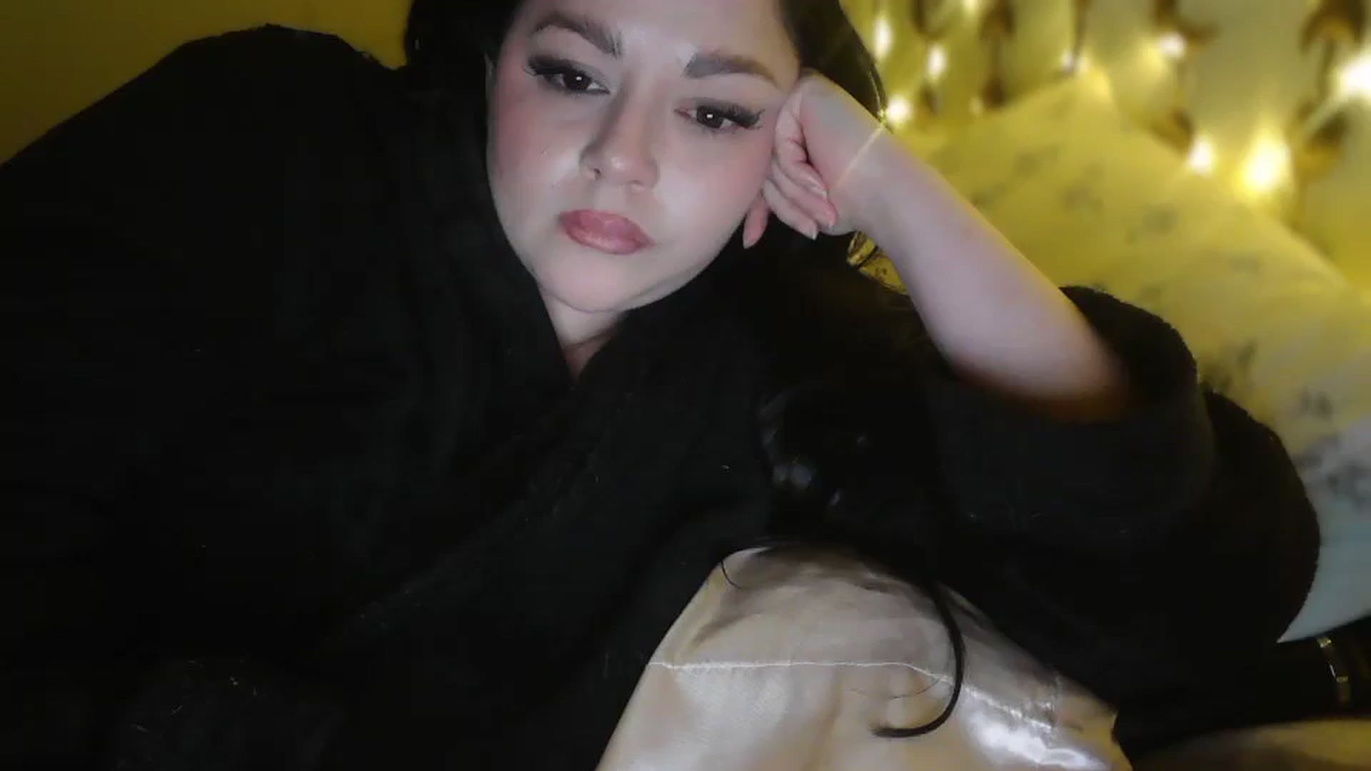 Gallery image thumbnail from TitsMcgeee's myfreecams stream on, 03/06/2026, 05:01 image 10 of 20