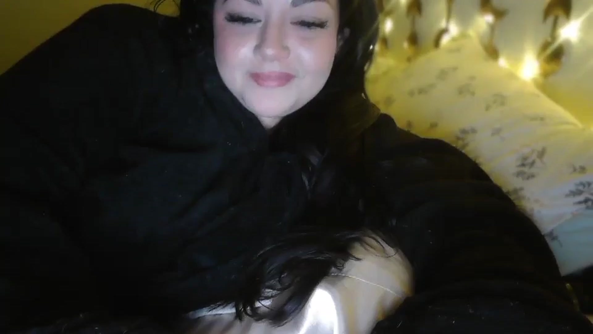 Gallery image thumbnail from TitsMcgeee's myfreecams stream on, 03/06/2026, 05:01 image 7 of 20