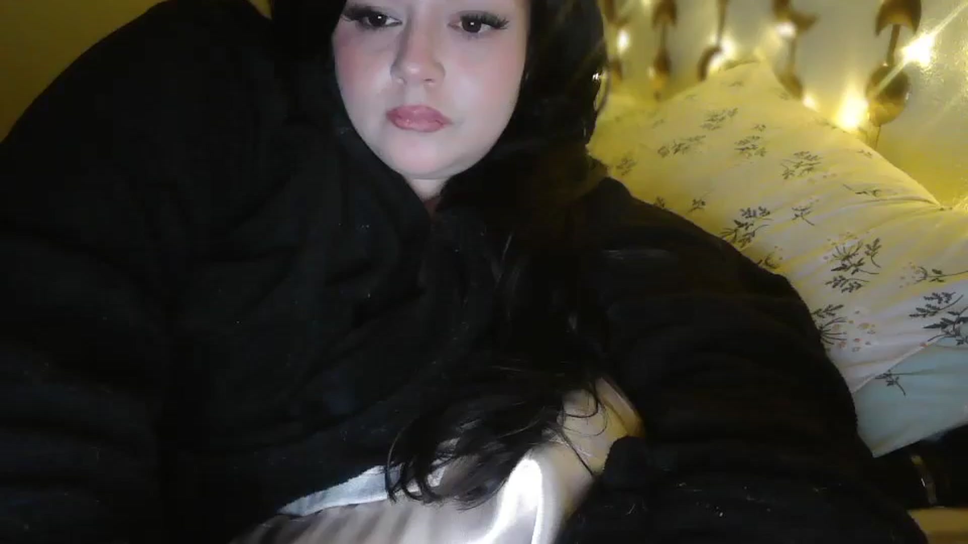 Gallery image thumbnail from TitsMcgeee's myfreecams stream on, 03/06/2026, 05:01 image 6 of 20
