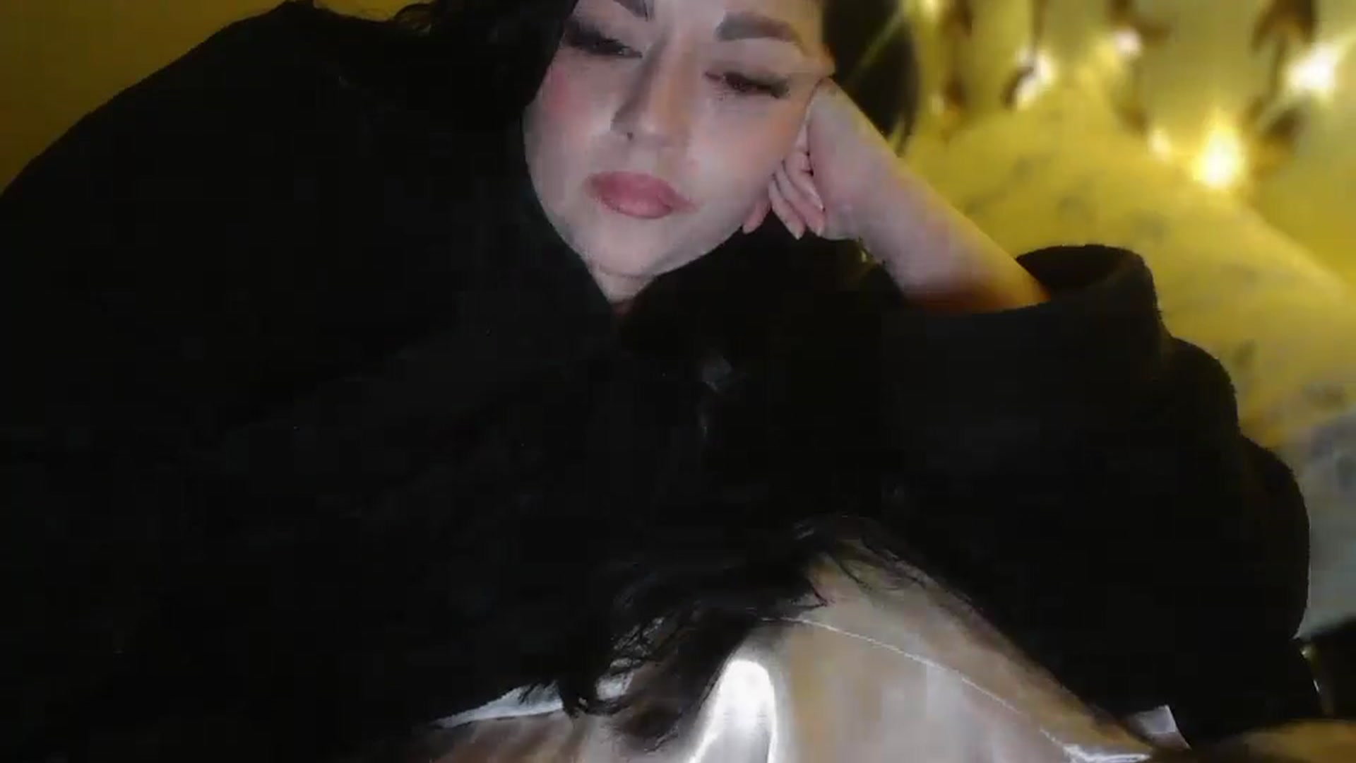 Gallery image thumbnail from TitsMcgeee's myfreecams stream on, 03/06/2026, 05:01 image 8 of 20