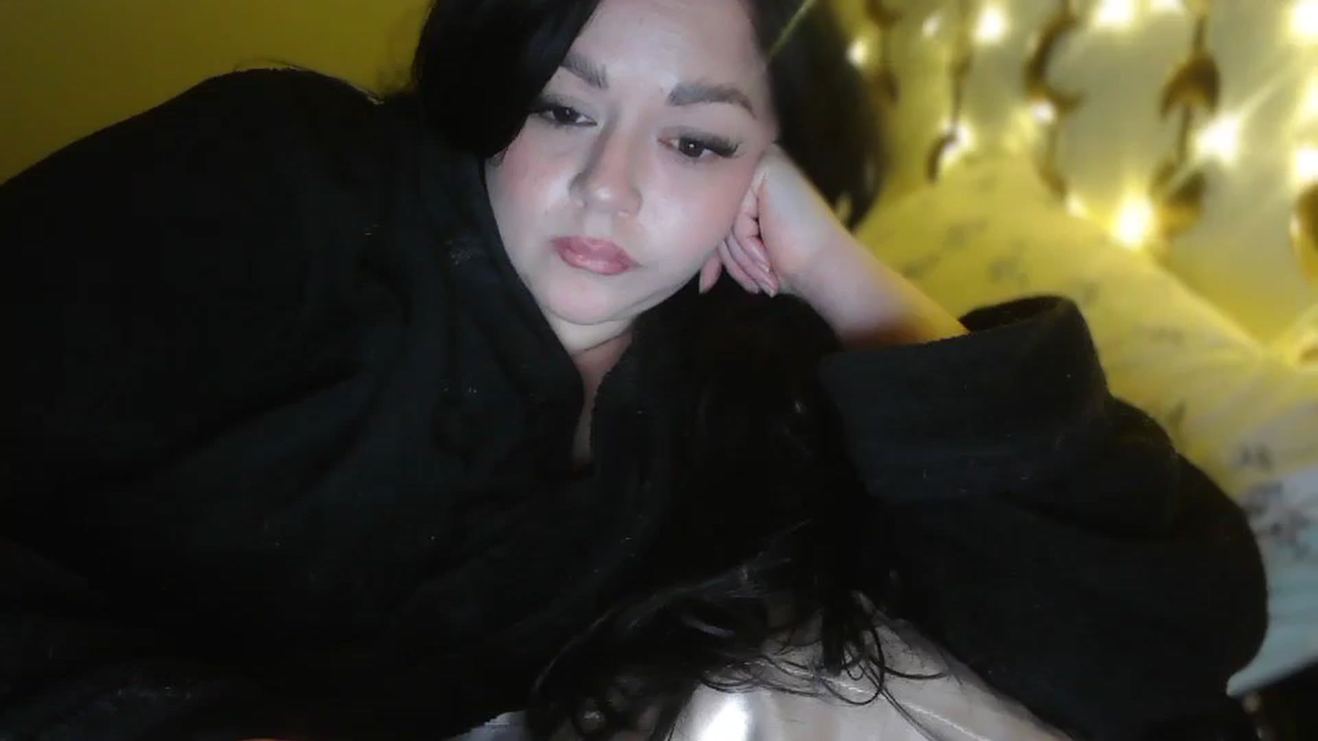 Gallery image thumbnail from TitsMcgeee's myfreecams stream on, 03/06/2026, 05:01 image 3 of 20