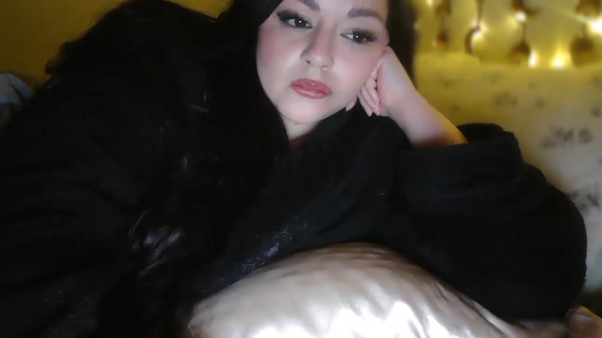 Gallery image thumbnail from TitsMcgeee's myfreecams stream on, 03/07/2026, 06:47 image 6 of 20