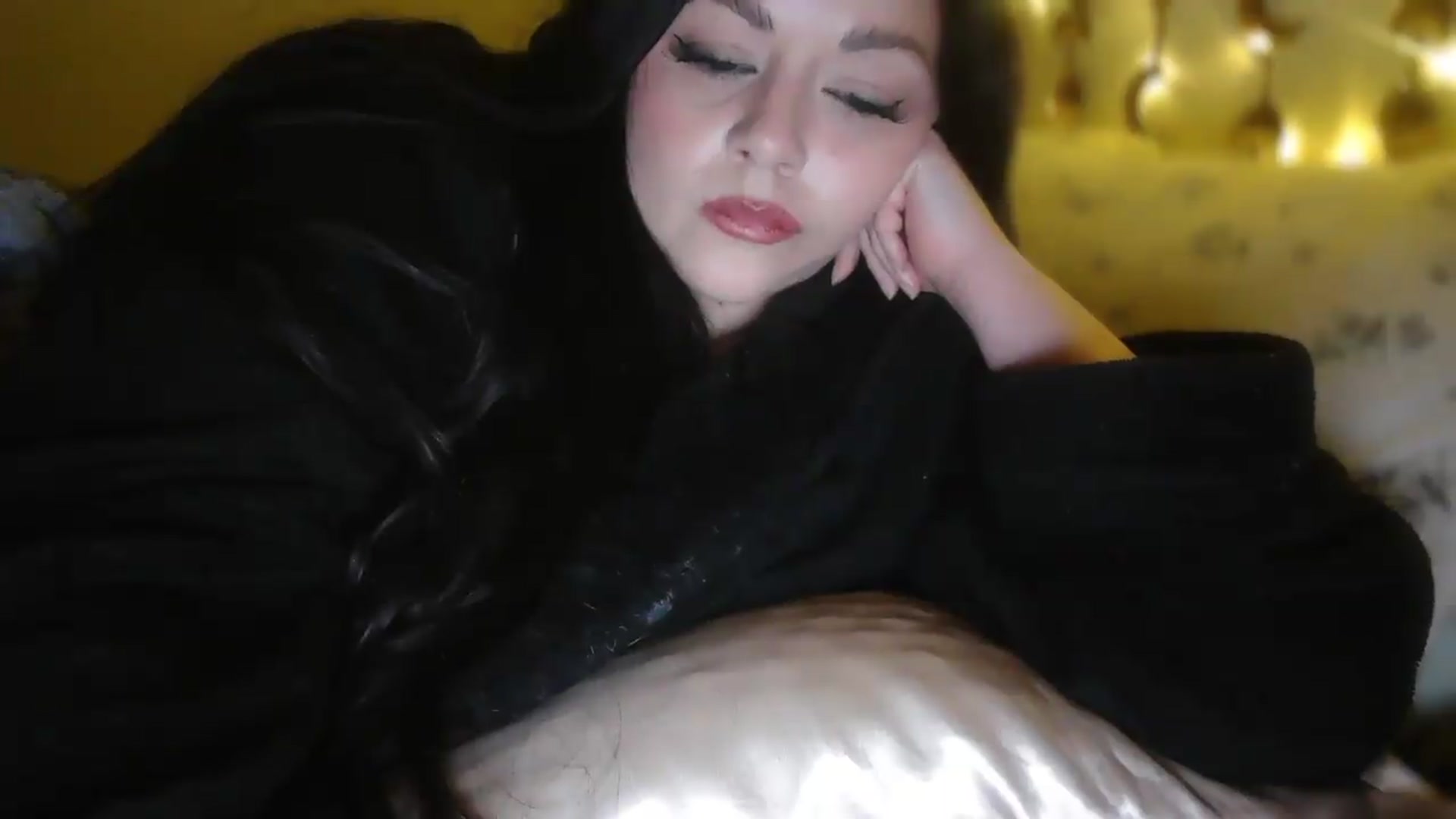 Gallery image thumbnail from TitsMcgeee's myfreecams stream on, 03/07/2026, 06:47 image 13 of 20