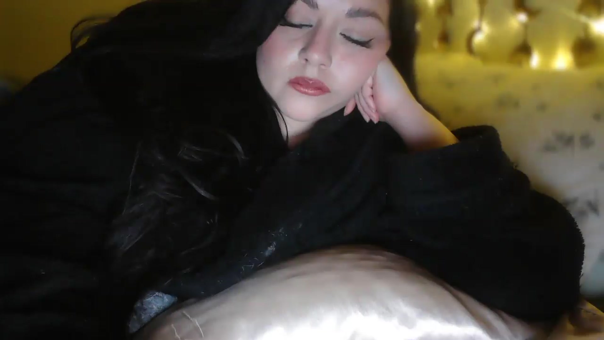 Gallery image thumbnail from TitsMcgeee's myfreecams stream on, 03/07/2026, 06:47 image 3 of 20