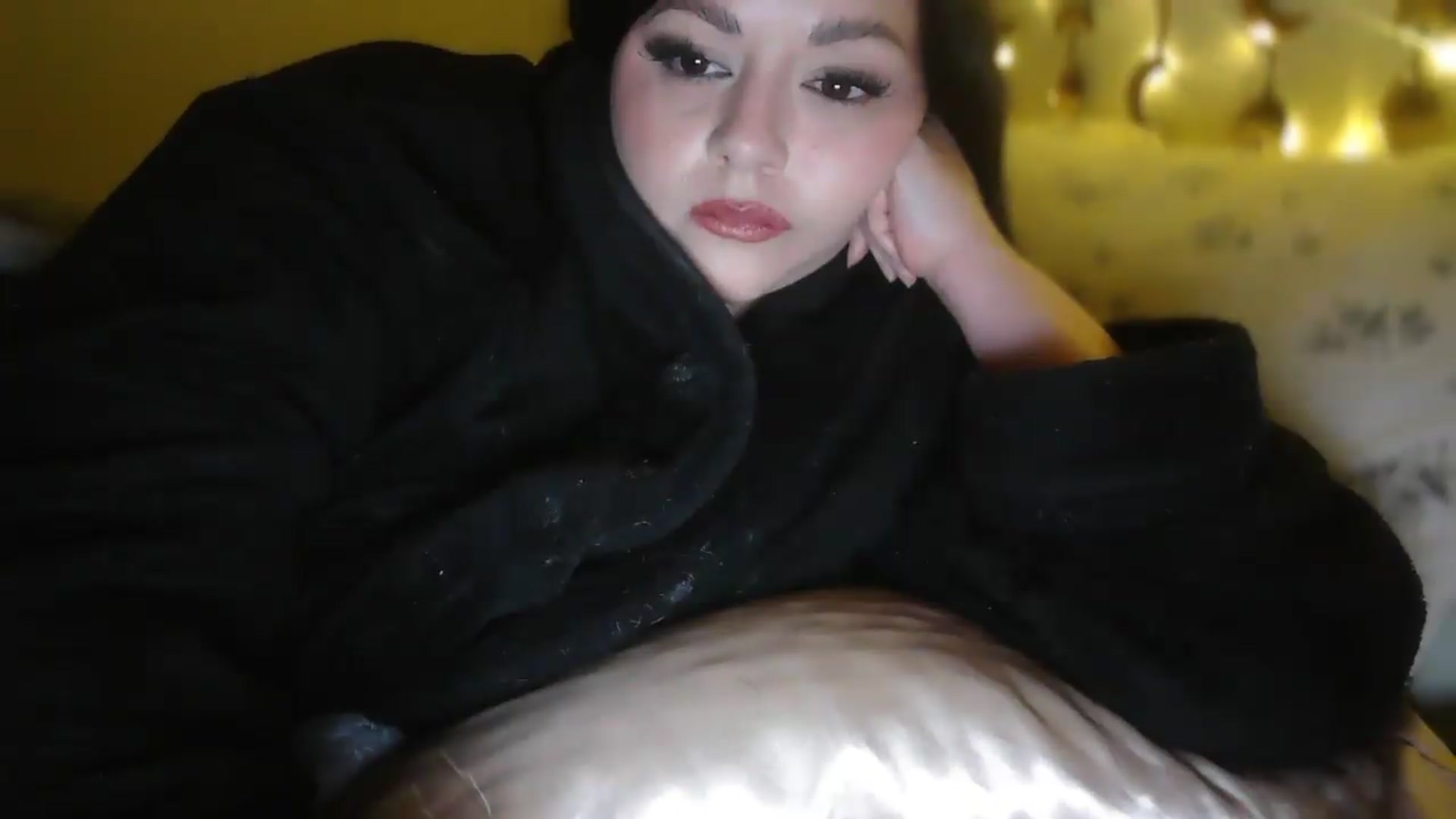 Gallery image thumbnail from TitsMcgeee's myfreecams stream on, 03/07/2026, 06:47 image 17 of 20