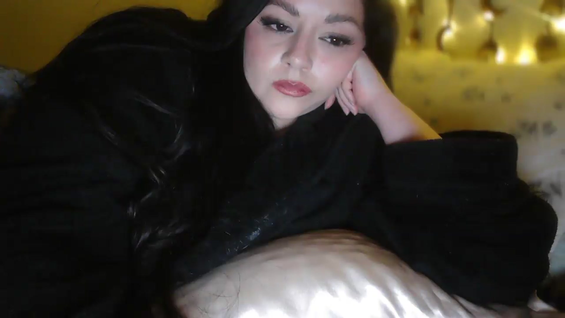 Gallery image thumbnail from TitsMcgeee's myfreecams stream on, 03/07/2026, 06:47 image 14 of 20