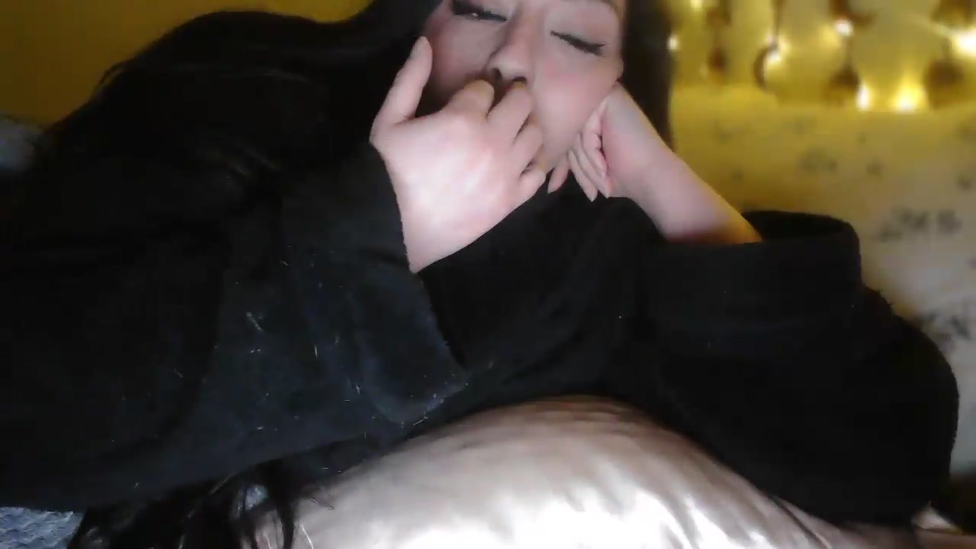Gallery image thumbnail from TitsMcgeee's myfreecams stream on, 03/07/2026, 06:47 image 11 of 20
