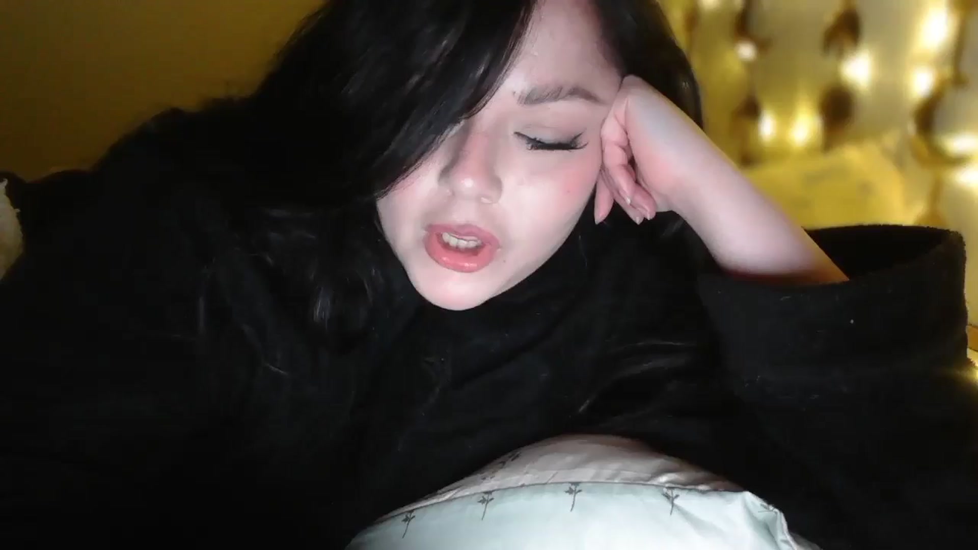 Gallery image thumbnail from TitsMcgeee's myfreecams stream on, 04/18/2026, 09:53 image 5 of 20